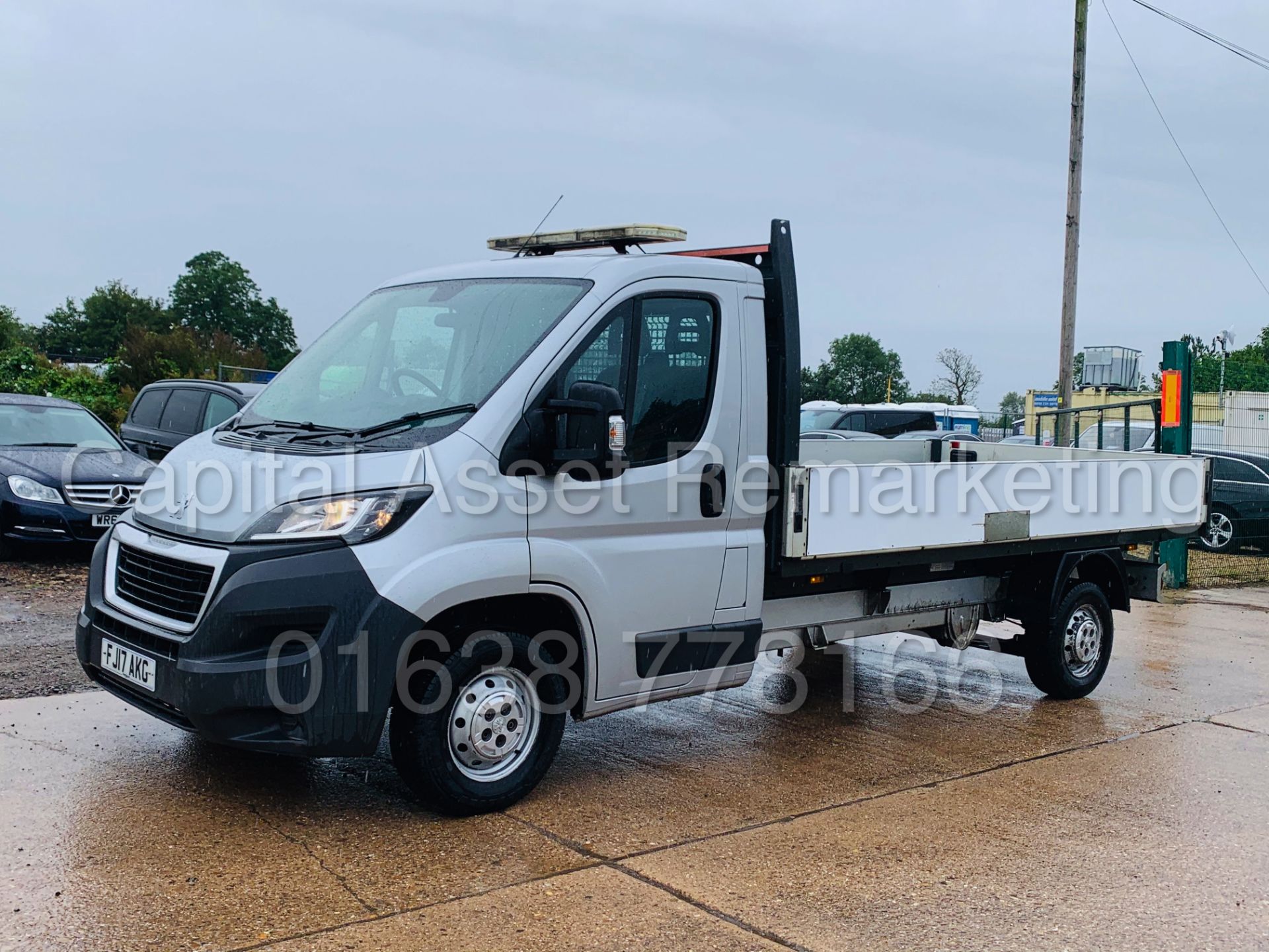 PEUGEOT BOXER 335 *LWB - DROPSIDE TRUCK* (2017 - EURO 6) '2.0 BLUE HDI -130 BHP - 6 SPEED' (1 OWNER) - Image 6 of 37