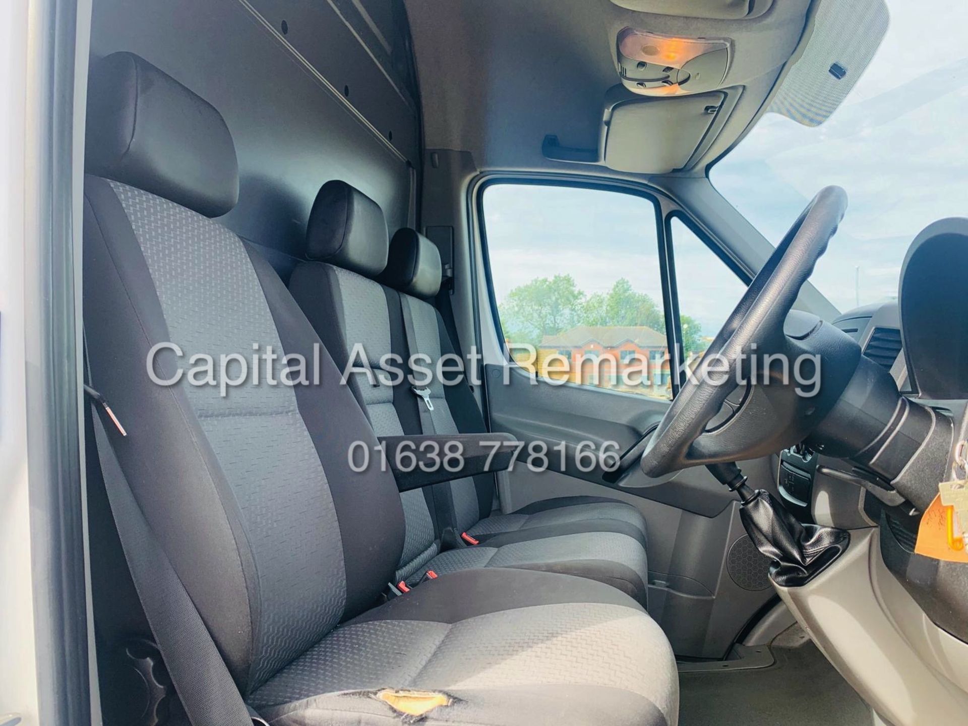 On Sale VOLKSWAGEN CRAFTER 2.0TDI CR35 (15 REG) 1 OWNER - CRUISE - ELEC PACK - BLUETOOTH - Image 18 of 30