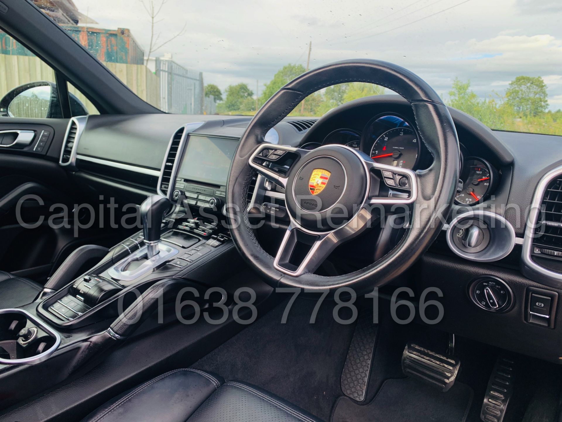 (On Sale) PORSCHE CAYENNE *SPORTS SUV* (2018) '3.0 V6 DIESEL -262 BHP- 8 SPEED AUTO' *ULTIMATE SPEC* - Image 44 of 62