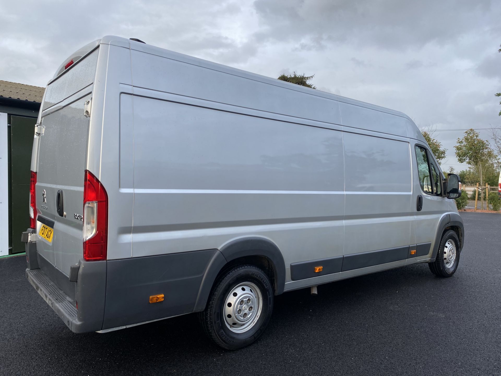 ON SALE PEUGEOT BOXER 2.0HDI BLUE "XLWB" L4H2 - 17 REG - EURO6 MODEL - AIR CON - SAT NAV - - LOOK! - Image 3 of 10