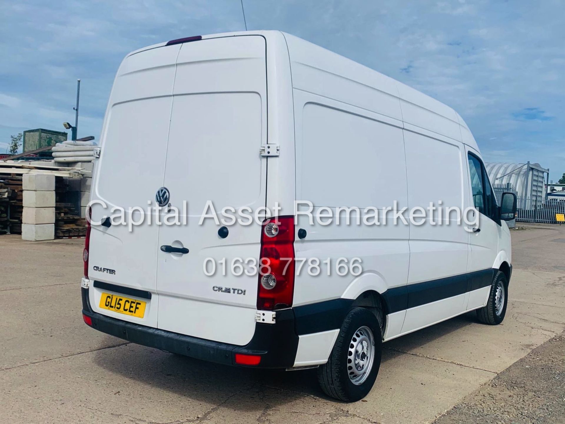 On Sale VOLKSWAGEN CRAFTER 2.0TDI CR35 (15 REG) 1 OWNER - CRUISE - ELEC PACK - BLUETOOTH - Image 12 of 30