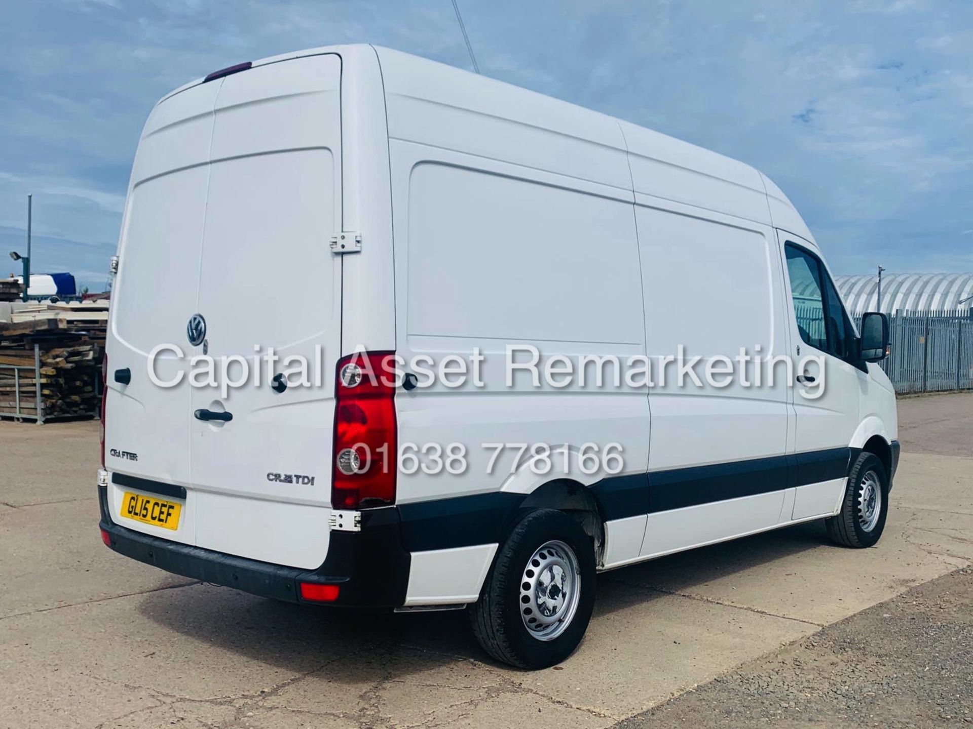 On Sale VOLKSWAGEN CRAFTER 2.0TDI CR35 (15 REG) 1 OWNER - CRUISE - ELEC PACK - BLUETOOTH - Image 13 of 30