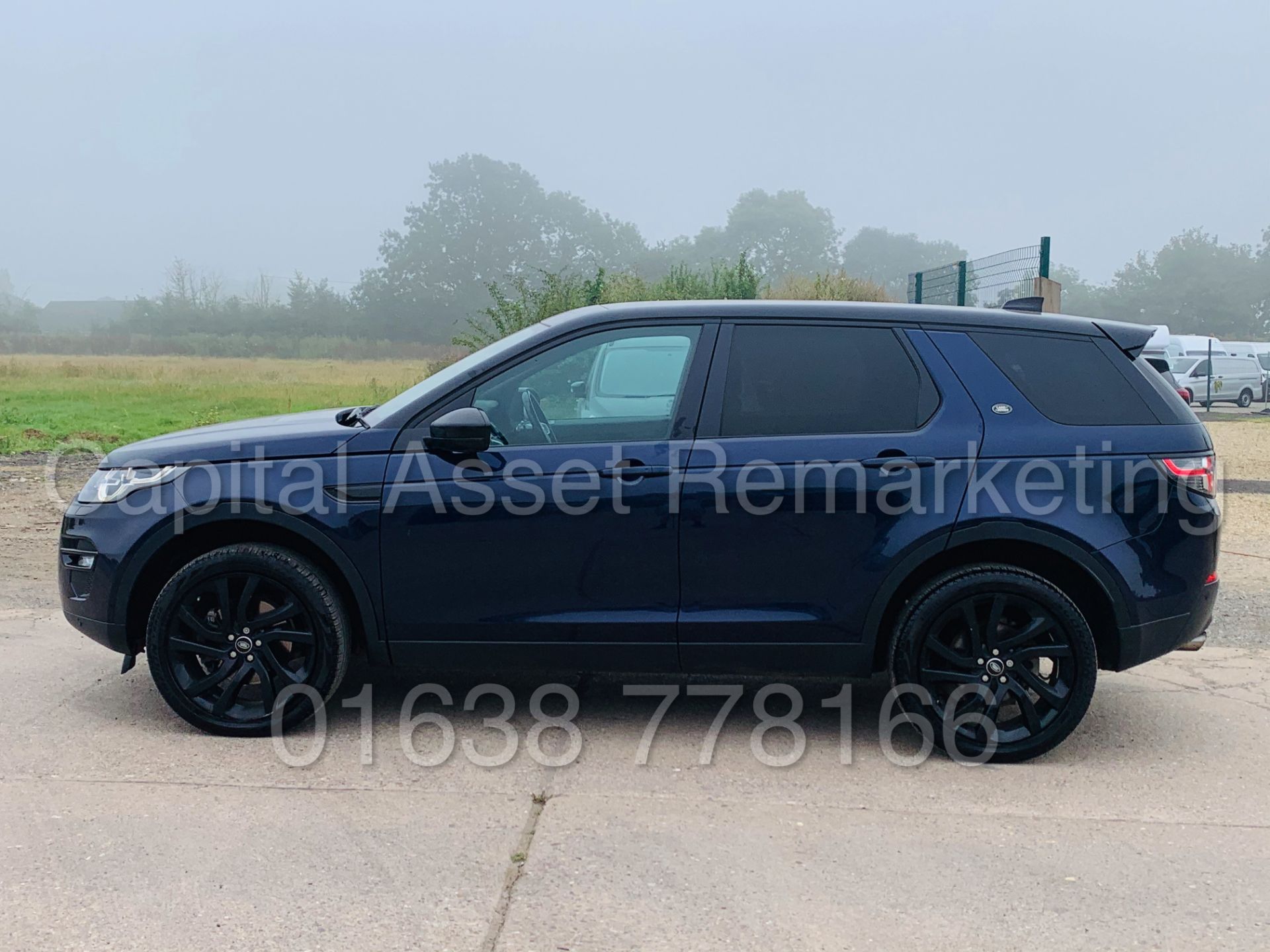LAND ROVER DISCOVERY SPORT *HSE BLACK EDITION* SUV (2017 MODEL) '2.0 TD4 - AUTO' **MASSIVE SPEC** - Image 8 of 59