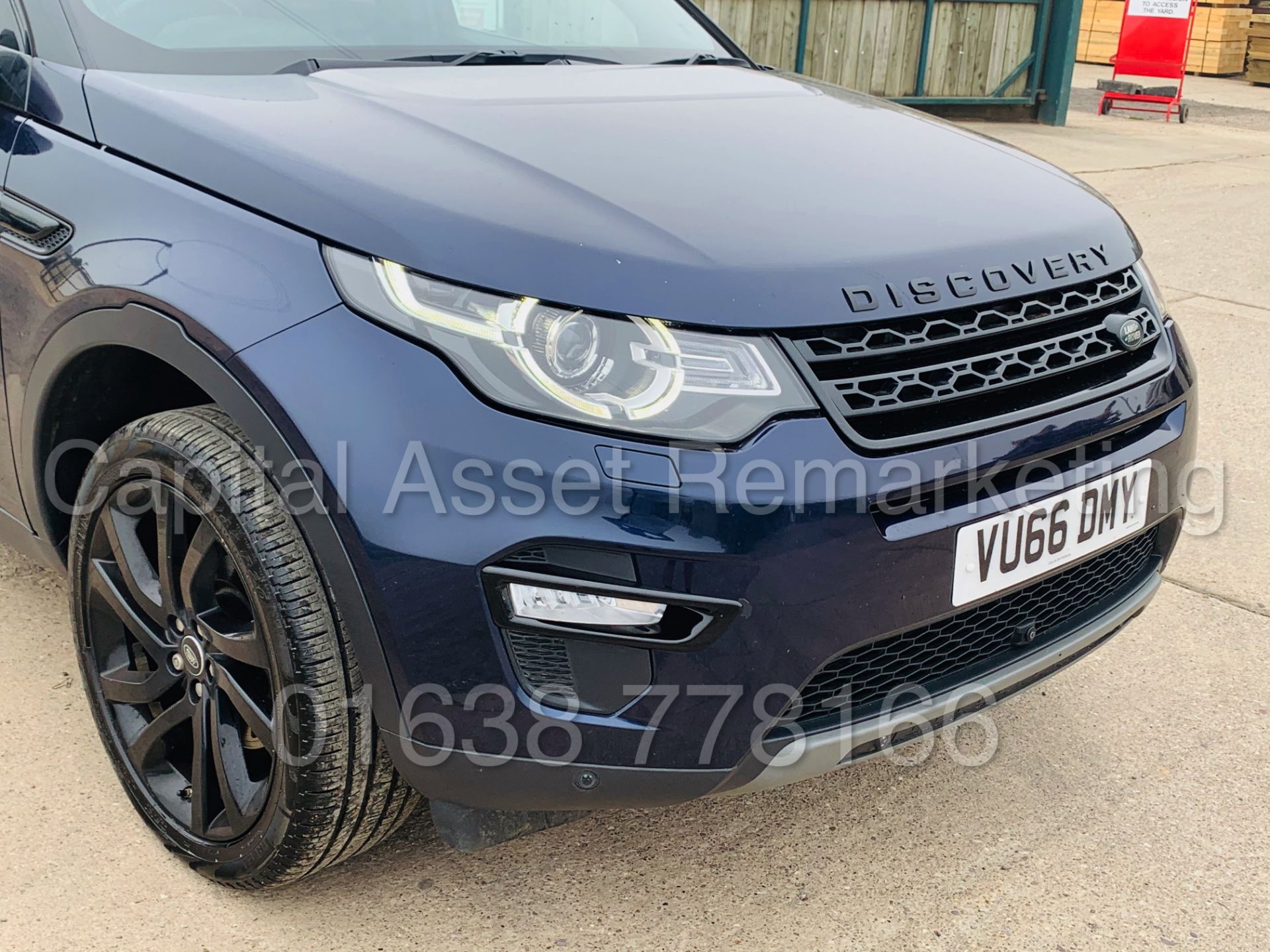 LAND ROVER DISCOVERY SPORT *HSE BLACK EDITION* SUV (2017 MODEL) '2.0 TD4 - AUTO' **MASSIVE SPEC** - Image 15 of 59