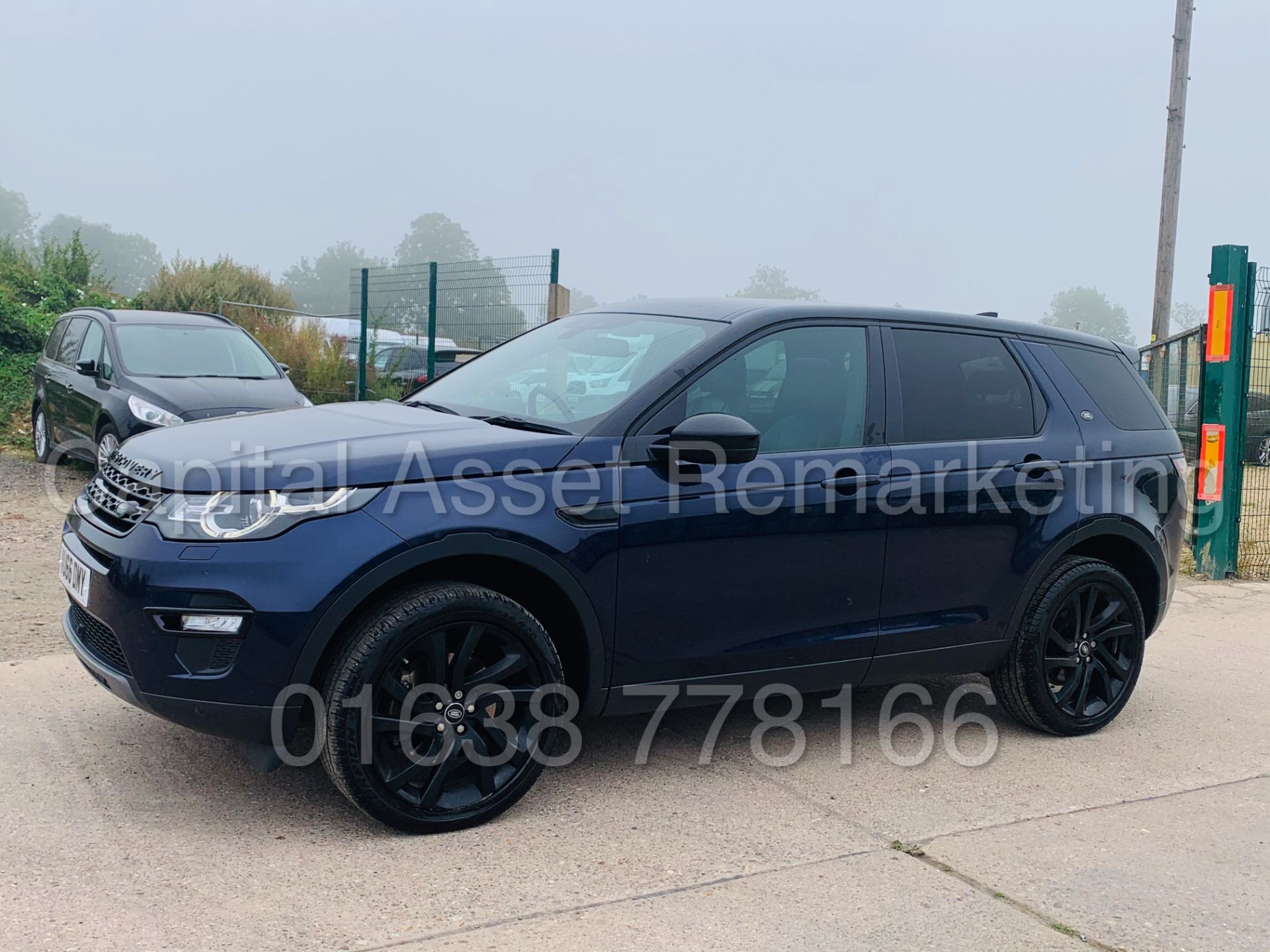 LAND ROVER DISCOVERY SPORT *HSE BLACK EDITION* SUV (2017 MODEL) '2.0 TD4 - AUTO' **MASSIVE SPEC** - Image 7 of 59