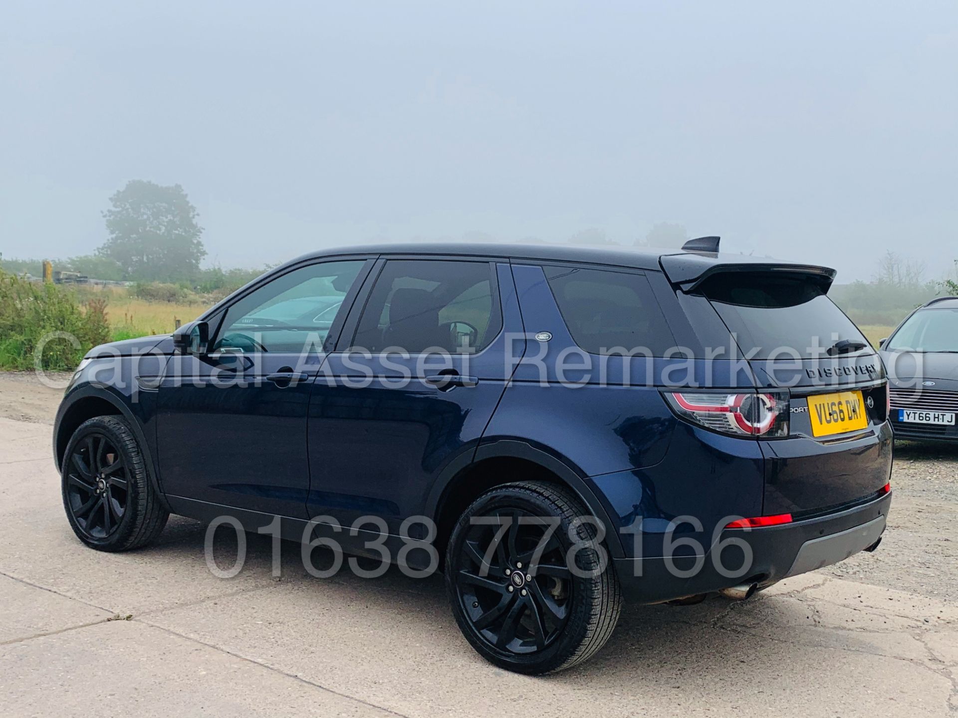 LAND ROVER DISCOVERY SPORT *HSE BLACK EDITION* SUV (2017 MODEL) '2.0 TD4 - AUTO' **MASSIVE SPEC** - Image 9 of 59