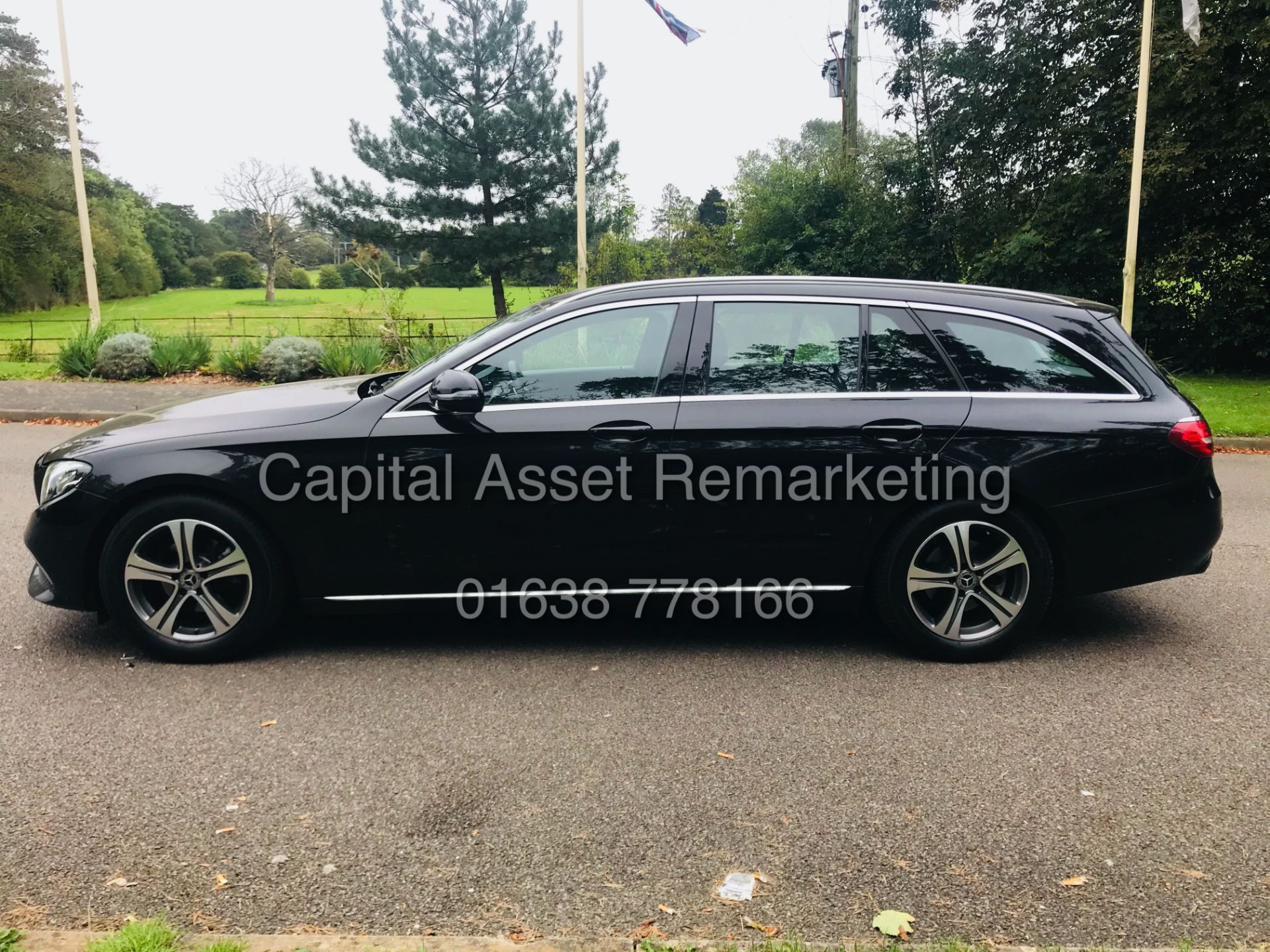 MERCEDES E220d "SE" SPECIAL EQUIPMENT ESTATE "AUTO" (2019 MODEL) 1 KEEPER - LEATHER - SAT NAV - WOW! - Image 6 of 35