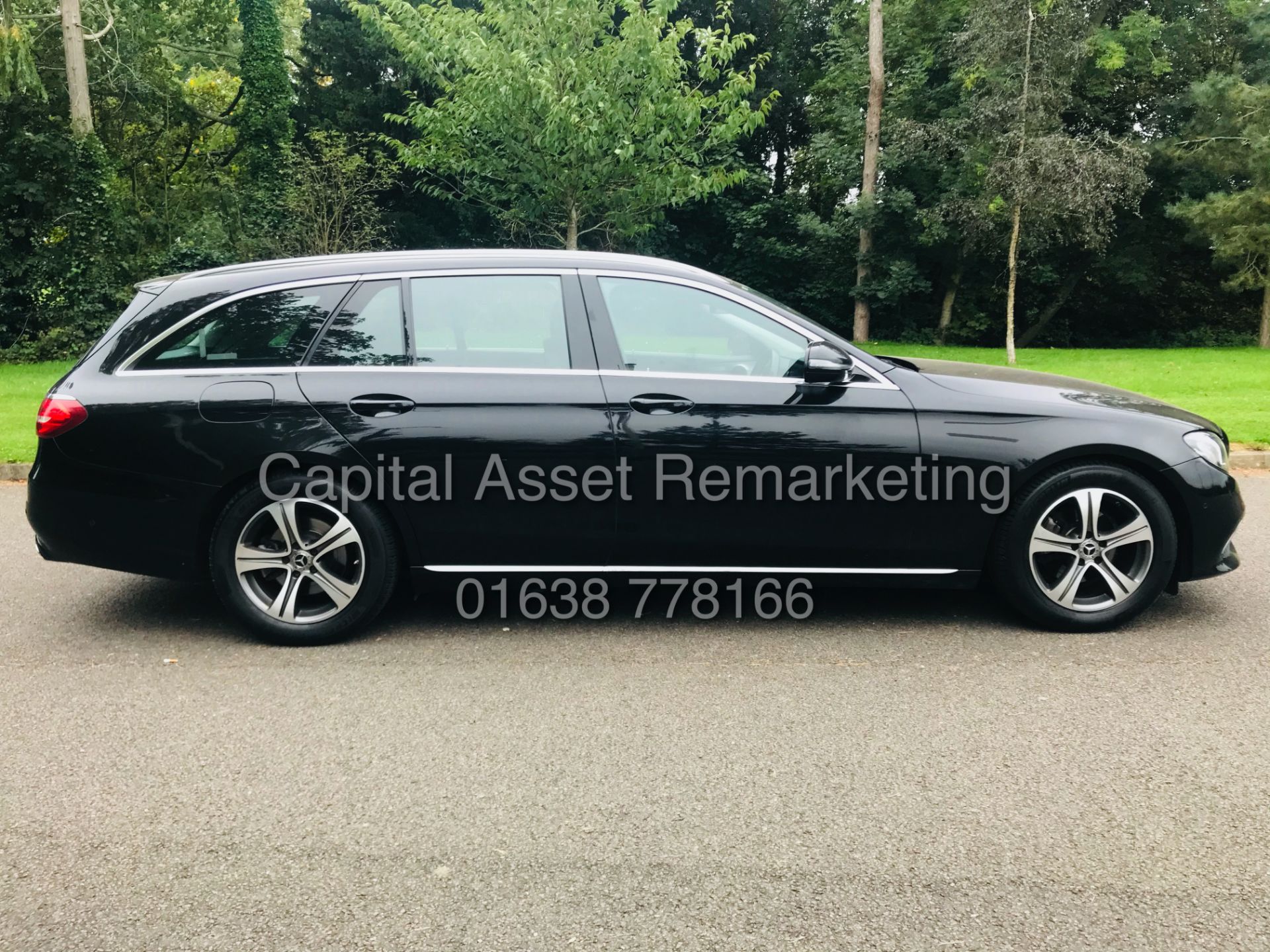 MERCEDES E220d "SE" SPECIAL EQUIPMENT ESTATE "AUTO" (2019 MODEL) 1 KEEPER - LEATHER - SAT NAV - WOW! - Image 10 of 35