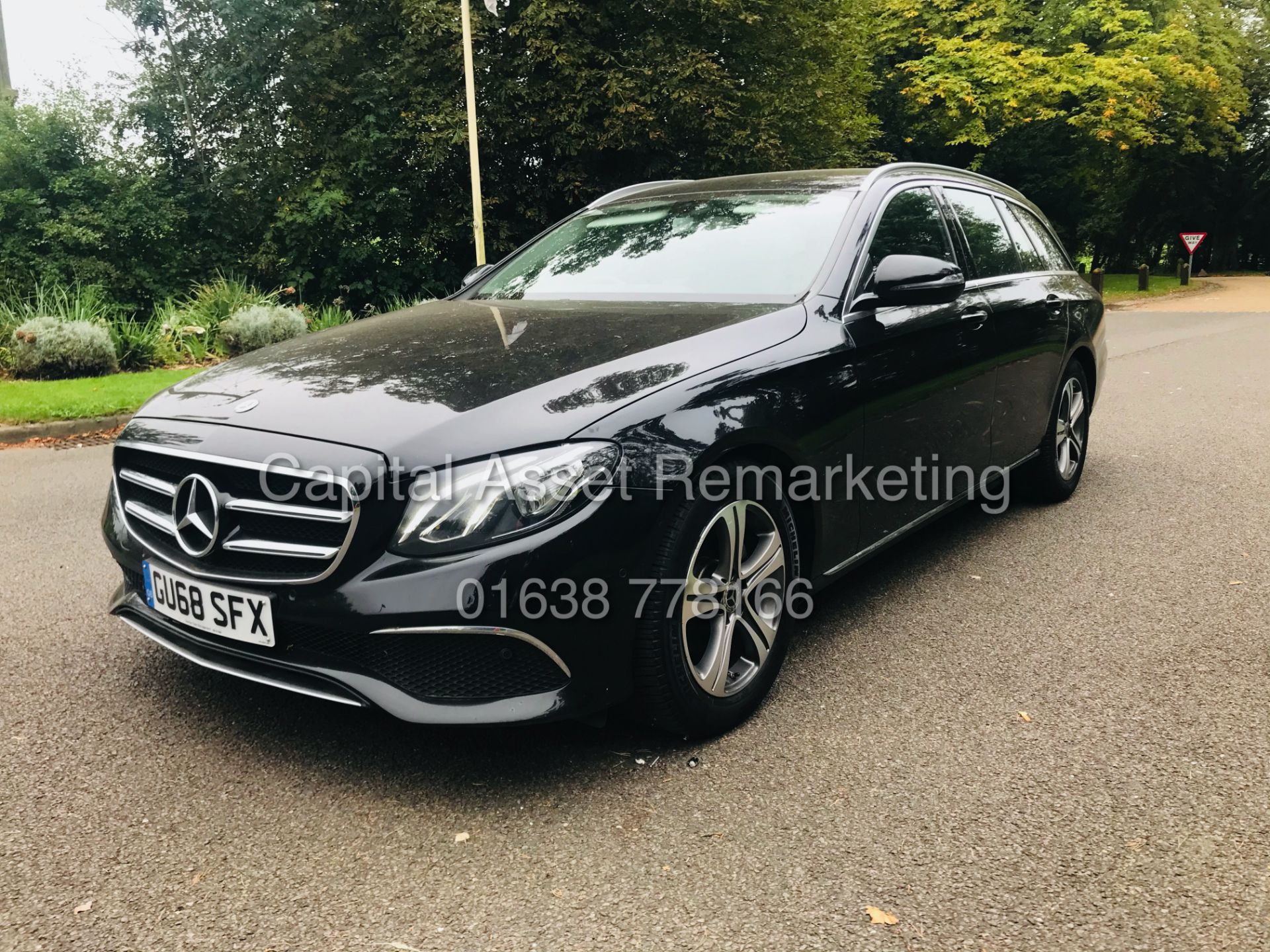 MERCEDES E220d "SE" SPECIAL EQUIPMENT ESTATE "AUTO" (2019 MODEL) 1 KEEPER - LEATHER - SAT NAV - WOW! - Image 4 of 35