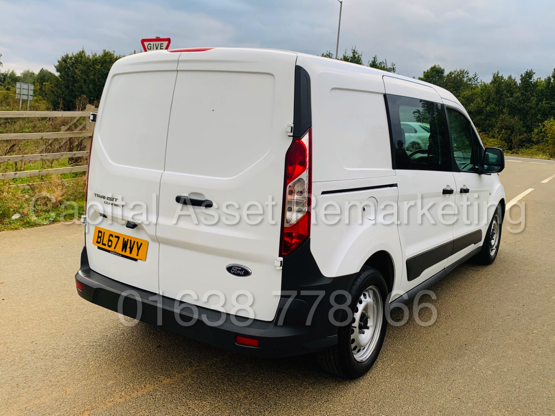 ON SALE FORD TRANSIT CONNECT *LWB- 5 SEATER CREW VAN* (2018 - EURO 6) 1.5 TDCI *AIR CON* (1 OWNER) - Image 12 of 45