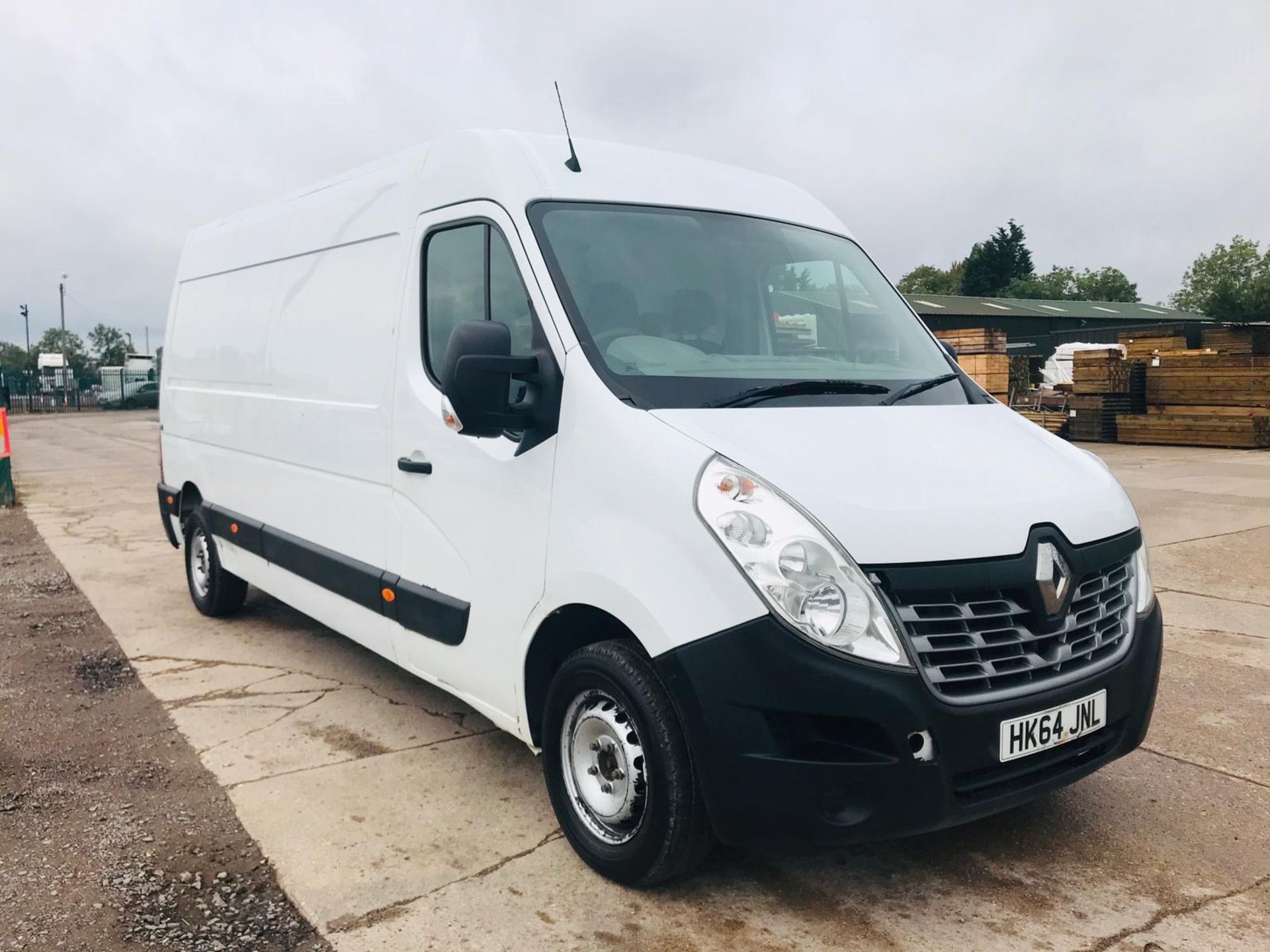 On Sale RENAULT MASTER *BUSINESS EDITION* LWB HI-ROOF (2015 MODEL) '2.3 DCI - 125 BHP - 6 SPEED' - Image 13 of 19