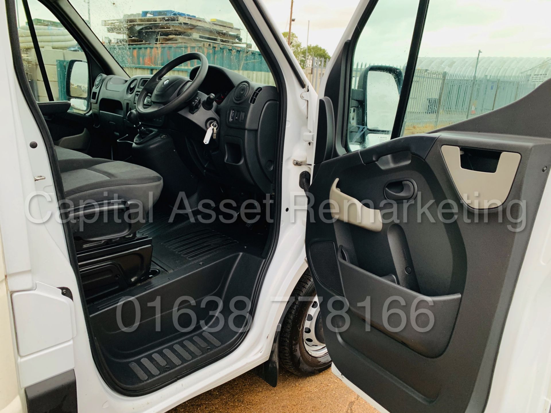 RENAULT MASTER *BUSINESS* LWB - LOW LOADER / LUTON BOX VAN (2019 - EURO 6) '2.3 DCI-130 BHP-6 SPEED' - Image 27 of 41