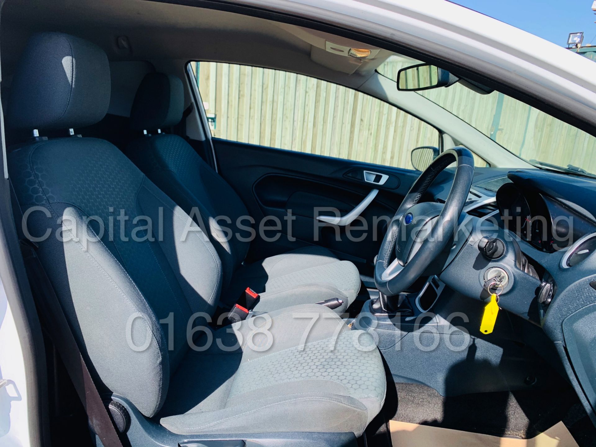 (On Sale) FORD FIESTA *LCV - PANEL VAN* (2013) '1.6 TDCI ECONETIC - STOP/START' - Bild 10 aus 21