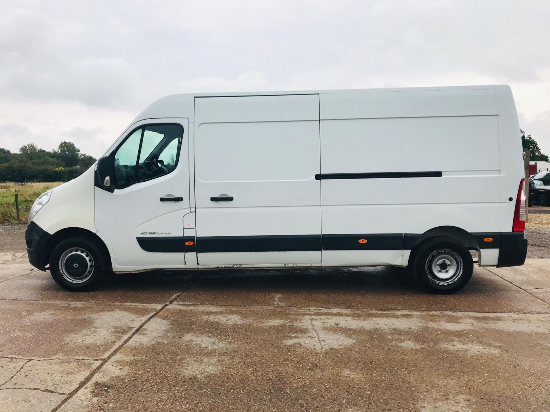 On Sale RENAULT MASTER *BUSINESS EDITION* LWB HI-ROOF (2015 MODEL) '2.3 DCI - 125 BHP - 6 SPEED' - Image 12 of 19