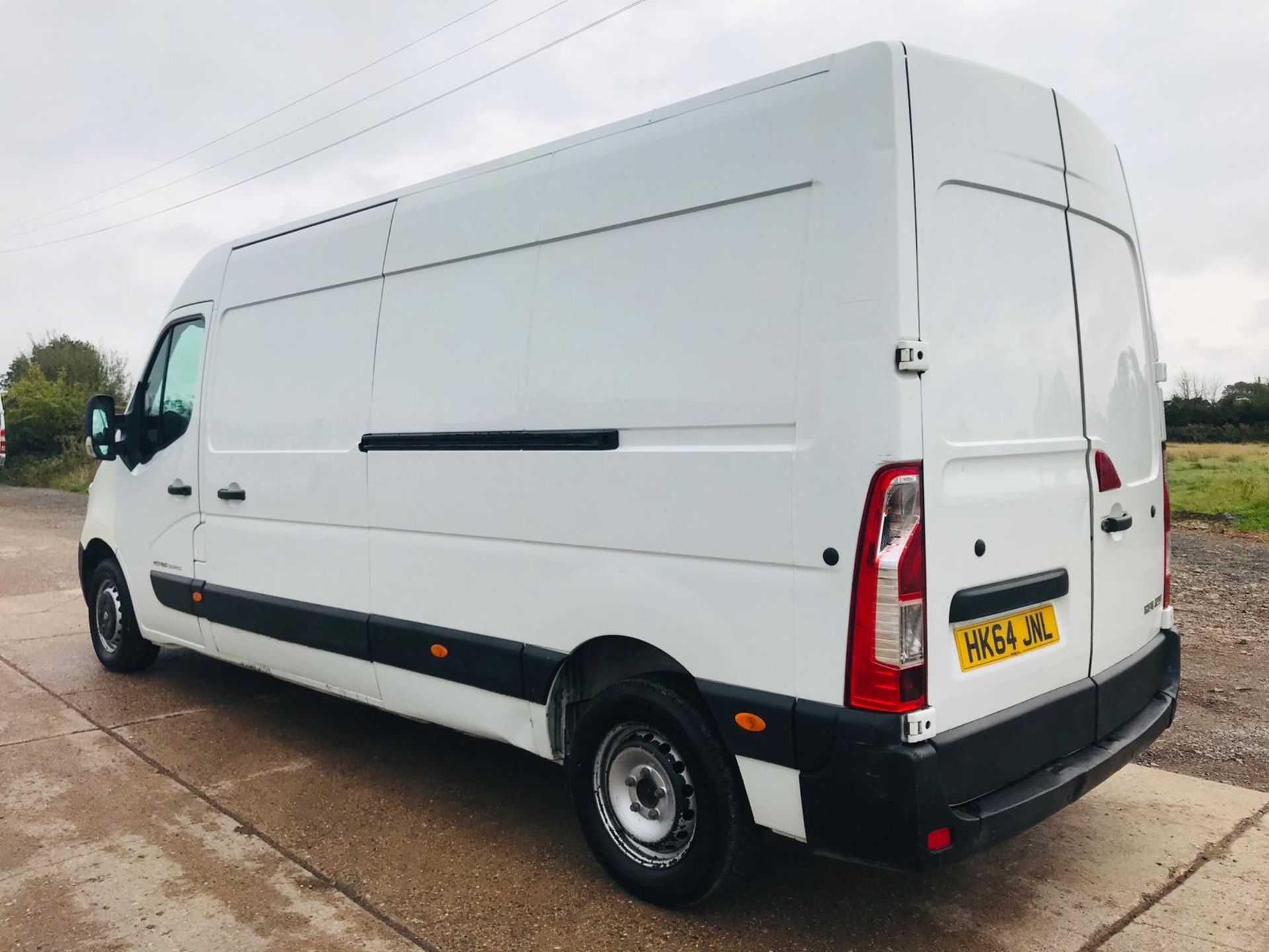 On Sale RENAULT MASTER *BUSINESS EDITION* LWB HI-ROOF (2015 MODEL) '2.3 DCI - 125 BHP - 6 SPEED' - Image 6 of 19