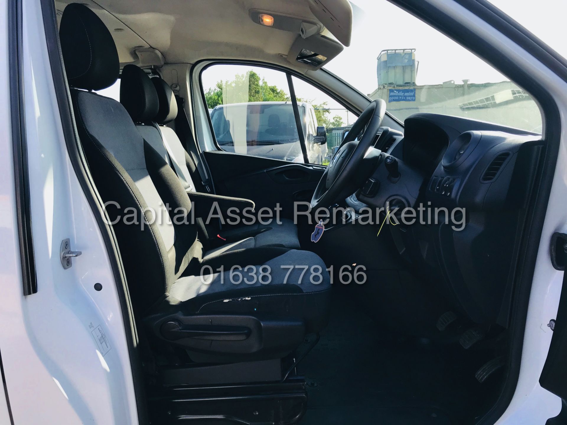 VIVARO VIVARO 1.6dci BI-TURBO "DUALINER / CREW VAN" 6 SEATER (2017 MODEL) ONLY 63k MILES!! - Image 12 of 20