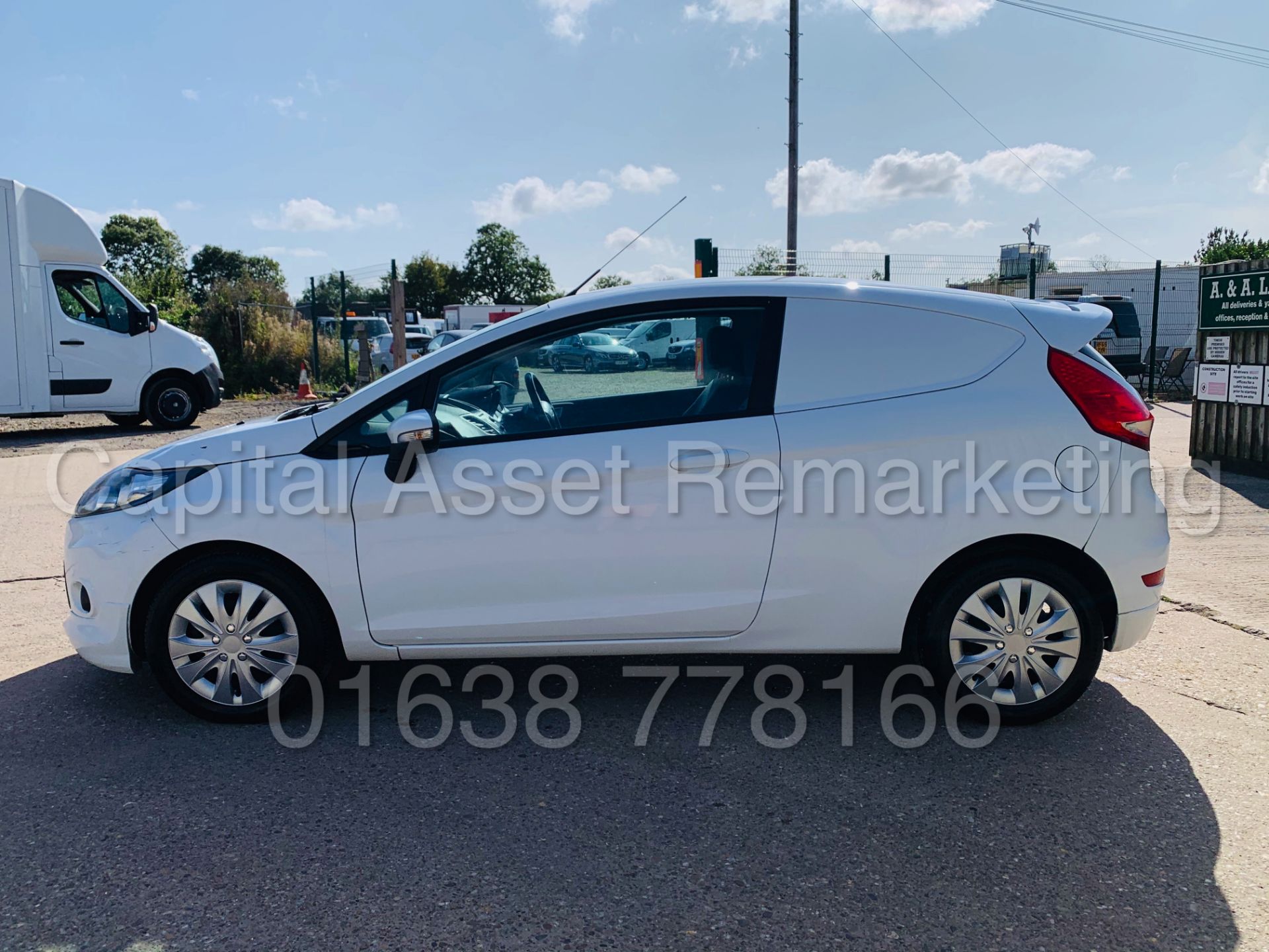 (On Sale) FORD FIESTA *LCV - PANEL VAN* (2013) '1.6 TDCI ECONETIC - STOP/START' - Bild 2 aus 21