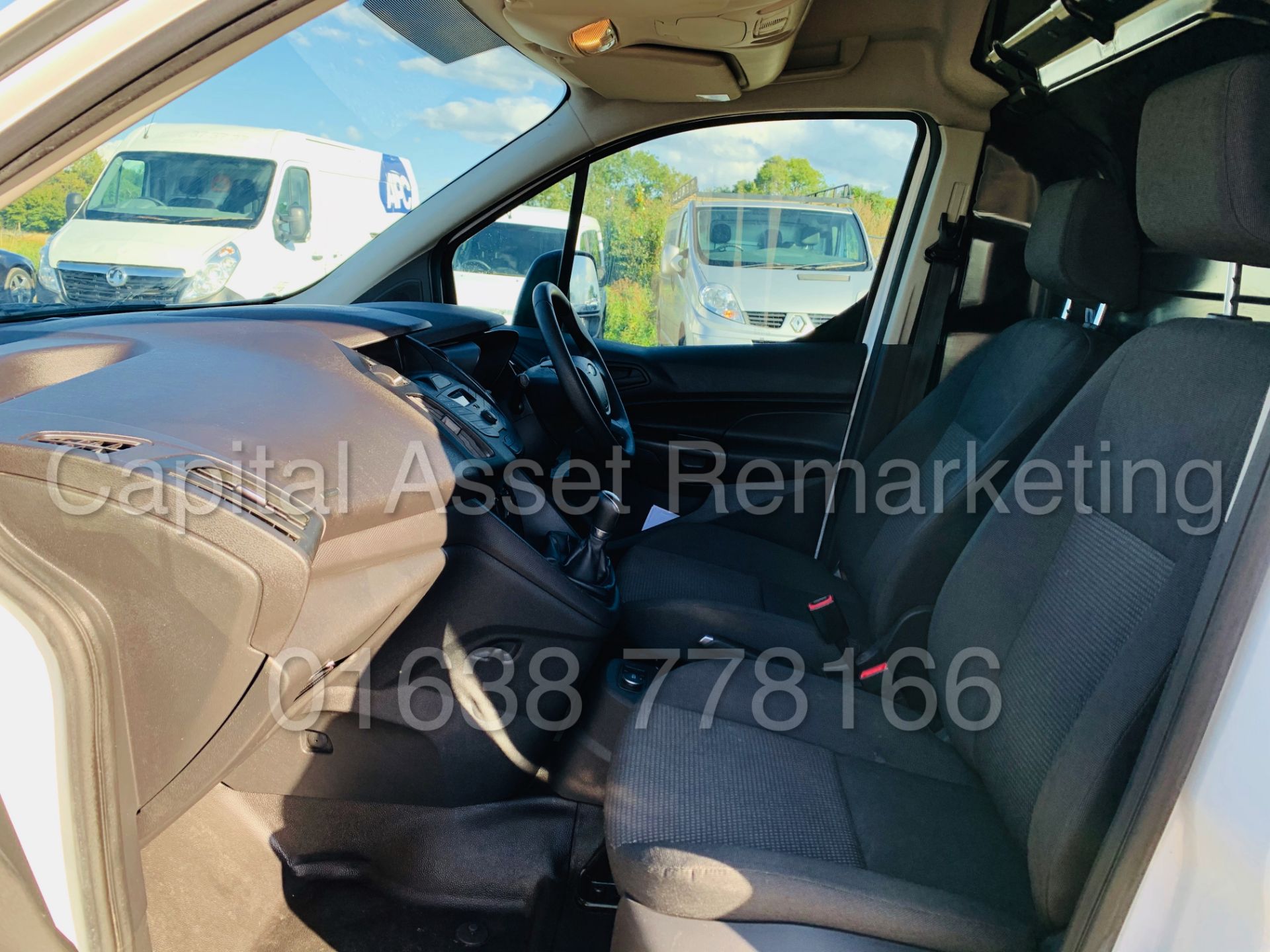 FORD TRANSIT CONNECT *SWB* (2018 - EURO 6) '1.5 TDCI - 6 SPEED' (1 OWNER) *U-LEZ COMPLIANT* - Image 19 of 37