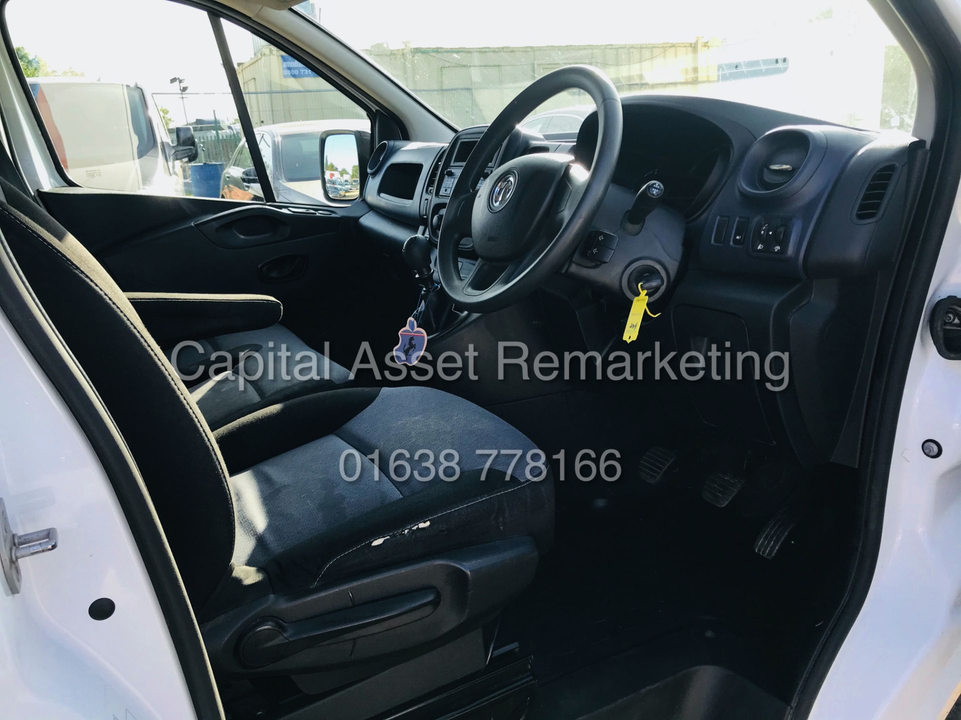 VIVARO VIVARO 1.6dci BI-TURBO "DUALINER / CREW VAN" 6 SEATER (2017 MODEL) ONLY 63k MILES!! - Bild 13 aus 20