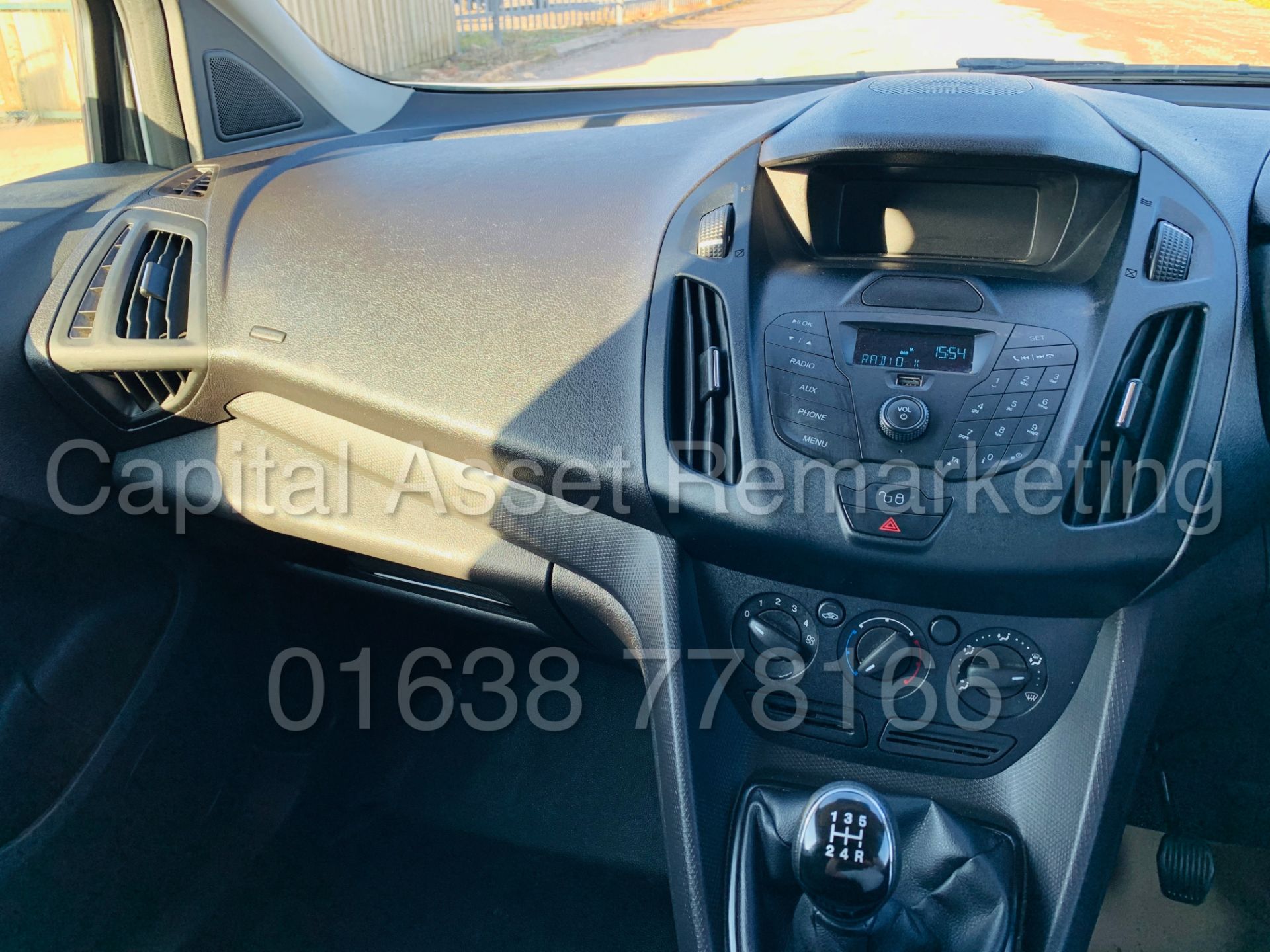 FORD TRANSIT CONNECT *SWB* (2018 - EURO 6) '1.5 TDCI - 6 SPEED' (1 OWNER) *U-LEZ COMPLIANT* - Image 32 of 37