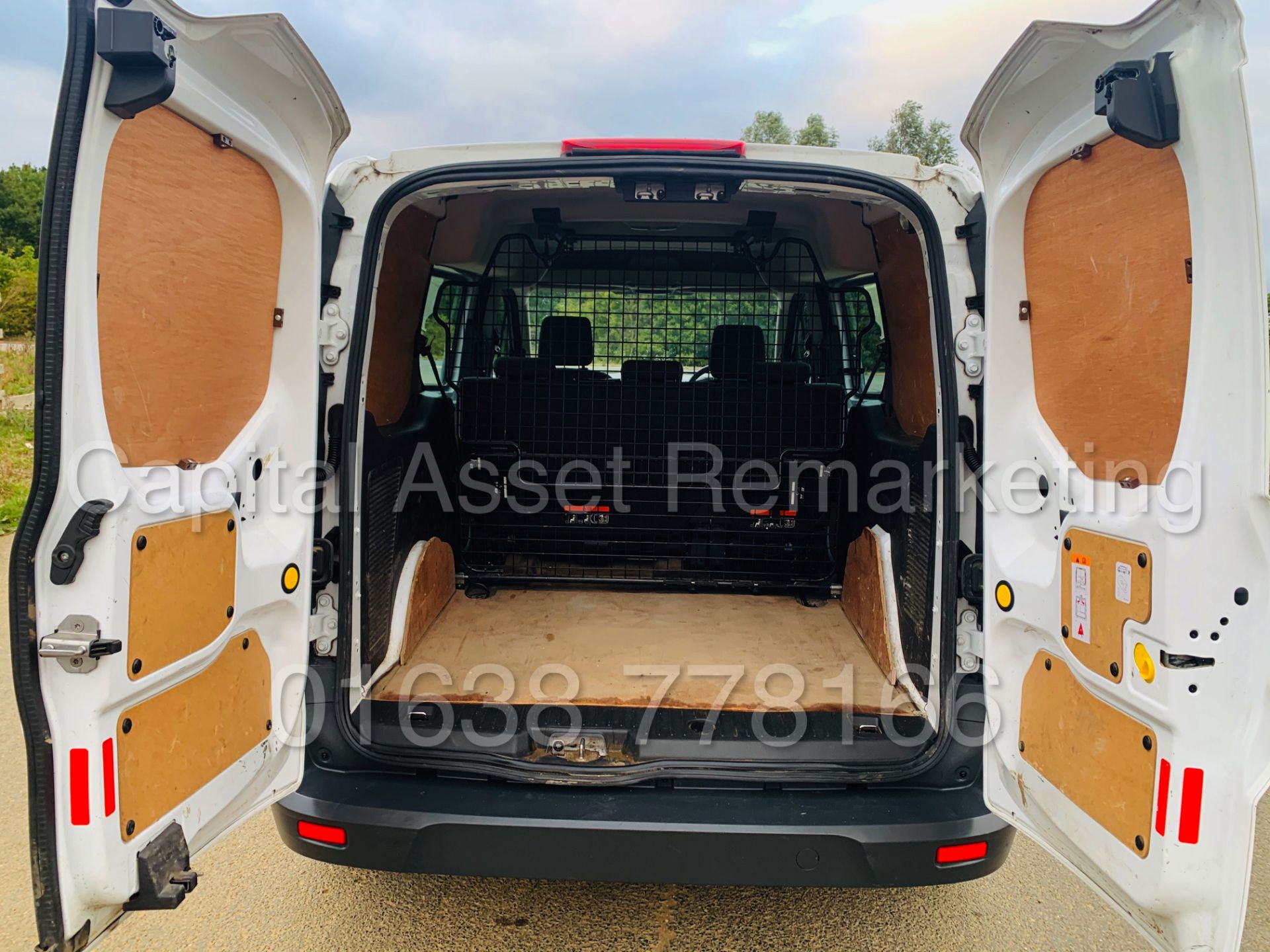 ON SALE FORD TRANSIT CONNECT *LWB- 5 SEATER CREW VAN* (2018 - EURO 6) 1.5 TDCI *AIR CON* (1 OWNER) - Image 25 of 45