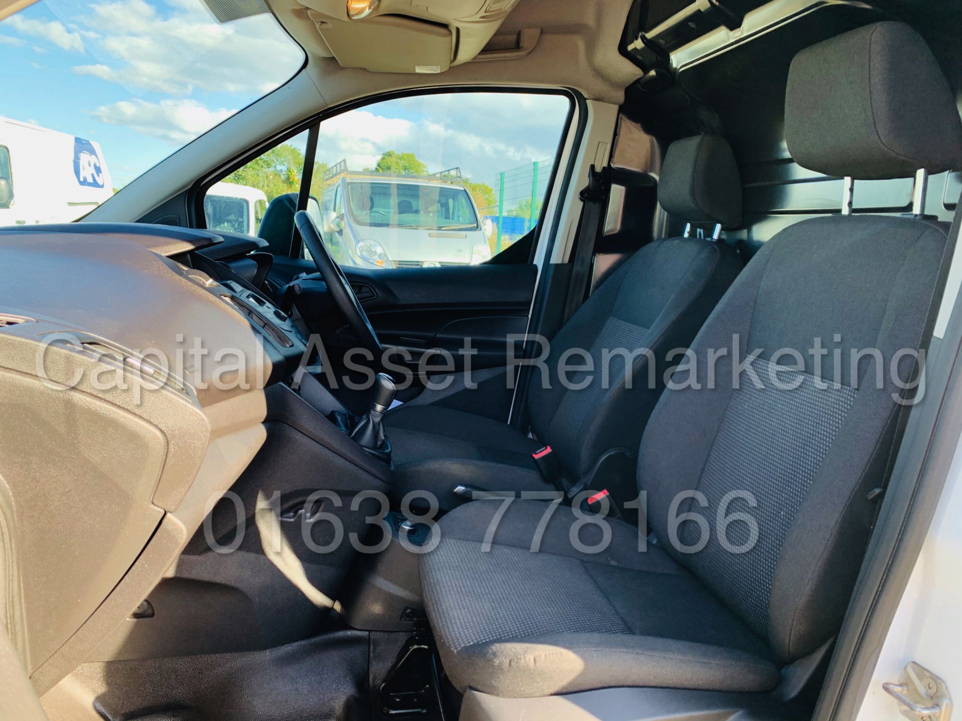 FORD TRANSIT CONNECT *SWB* (2018 - EURO 6) '1.5 TDCI - 6 SPEED' (1 OWNER) *U-LEZ COMPLIANT* - Image 20 of 37