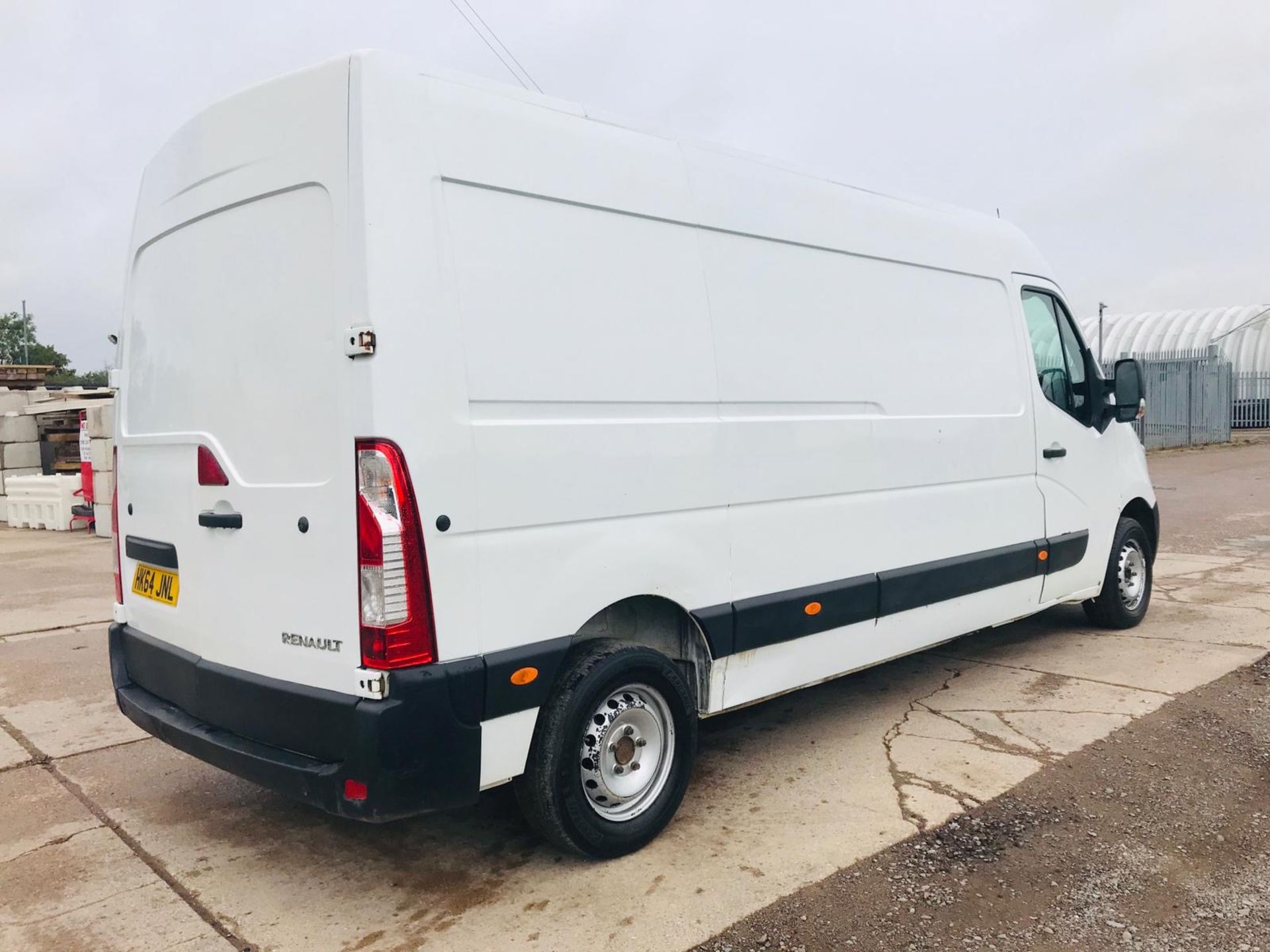 On Sale RENAULT MASTER *BUSINESS EDITION* LWB HI-ROOF (2015 MODEL) '2.3 DCI - 125 BHP - 6 SPEED' - Image 4 of 19