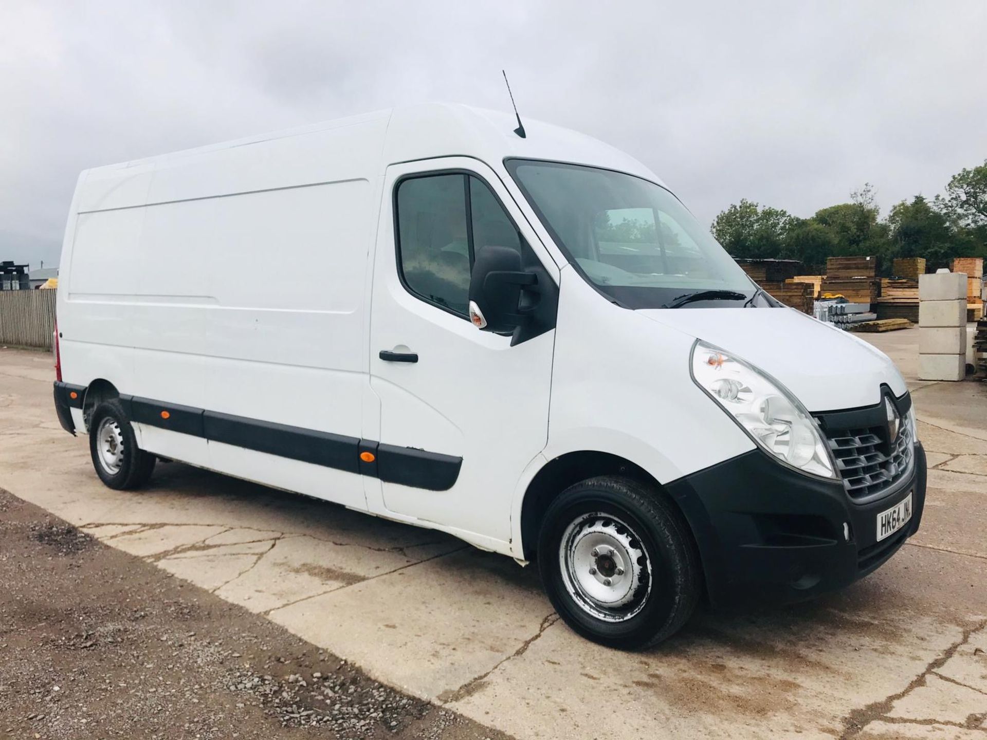 On Sale RENAULT MASTER *BUSINESS EDITION* LWB HI-ROOF (2015 MODEL) '2.3 DCI - 125 BHP - 6 SPEED' - Image 8 of 19