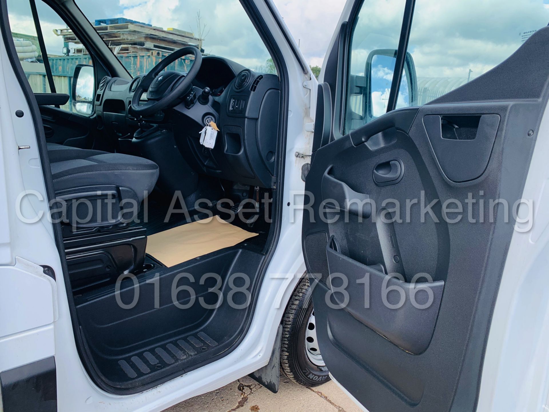 RENAULT MASTER *BUSINESS* LWB - LOW LOADER / LUTON BOX VAN (2019 - EURO 6) '2.3 DCI-130 BHP-6 SPEED' - Image 27 of 43