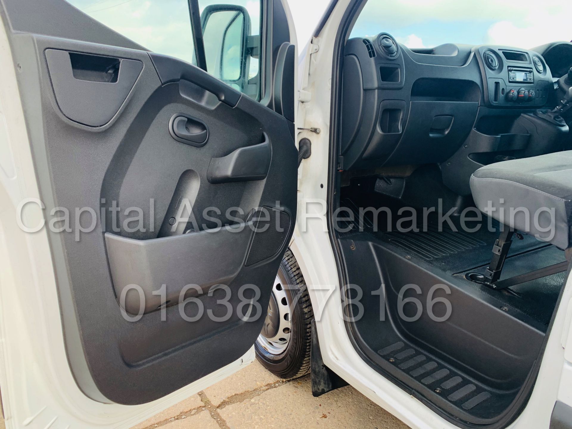 RENAULT MASTER *BUSINESS* LWB - LOW LOADER / LUTON BOX VAN (2019 - EURO 6) '2.3 DCI-130 BHP-6 SPEED' - Image 19 of 43