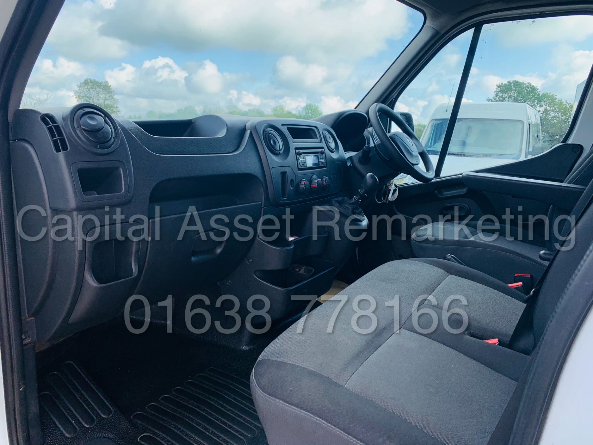 RENAULT MASTER *BUSINESS* LWB - LOW LOADER / LUTON BOX VAN (2019 - EURO 6) '2.3 DCI-130 BHP-6 SPEED' - Image 21 of 43