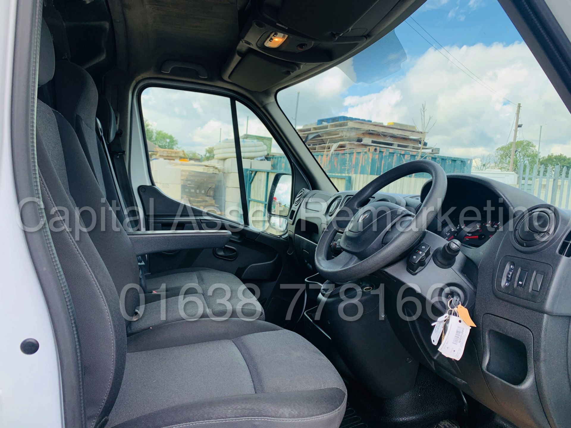 RENAULT MASTER *BUSINESS* LWB - LOW LOADER / LUTON BOX VAN (2019 - EURO 6) '2.3 DCI-130 BHP-6 SPEED' - Image 30 of 43