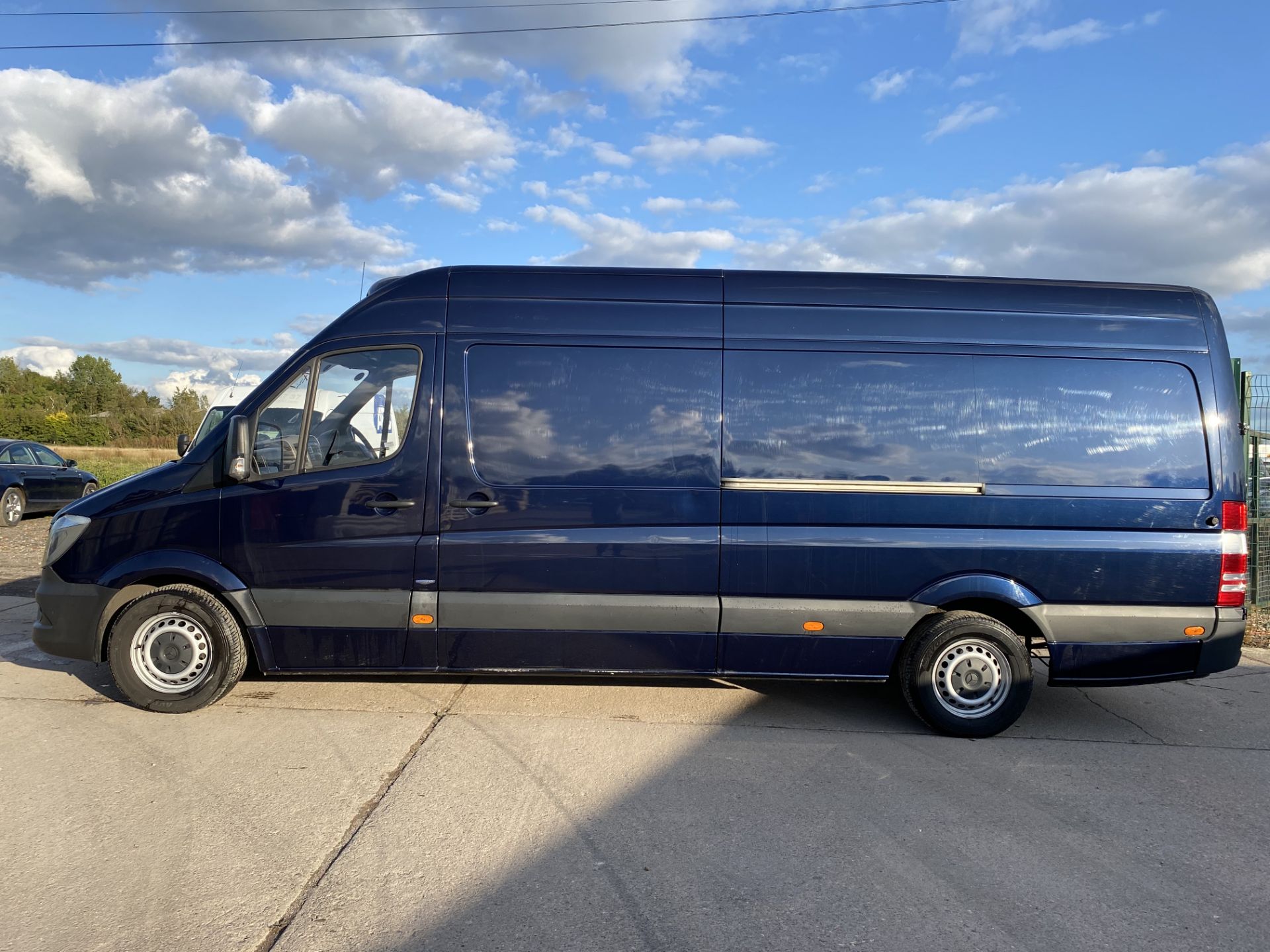 MERCEDES SPRINTER 314CDI "LWB" HIGH ROOF FRIDGE VAN "ULEZ COMPLIANT EURO 6 - 17 REG- 1 OWNER - Image 5 of 16