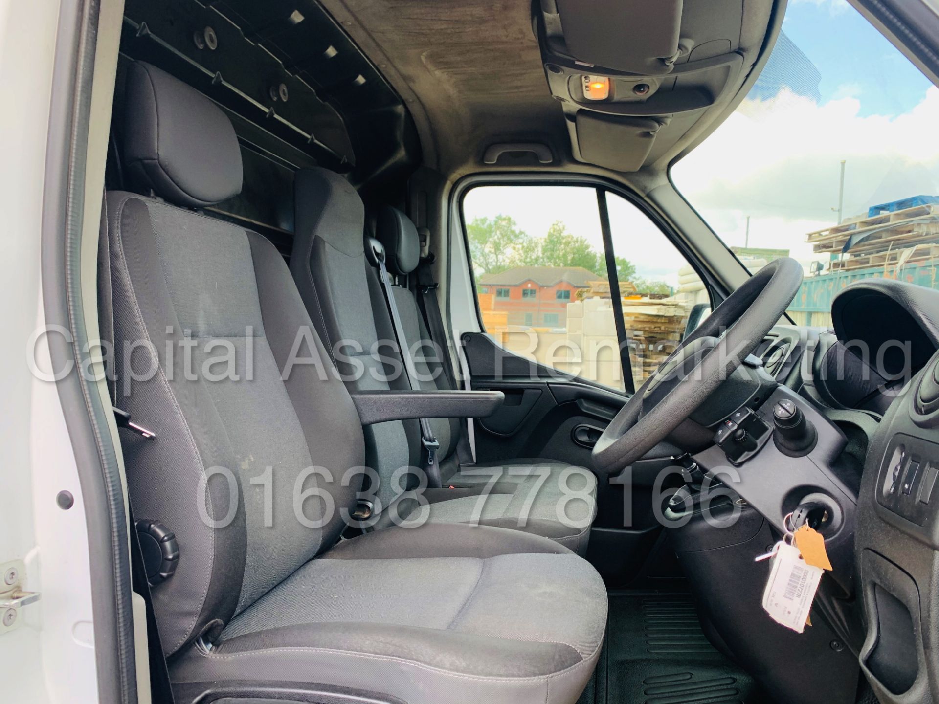 RENAULT MASTER *BUSINESS* LWB - LOW LOADER / LUTON BOX VAN (2019 - EURO 6) '2.3 DCI-130 BHP-6 SPEED' - Image 29 of 43