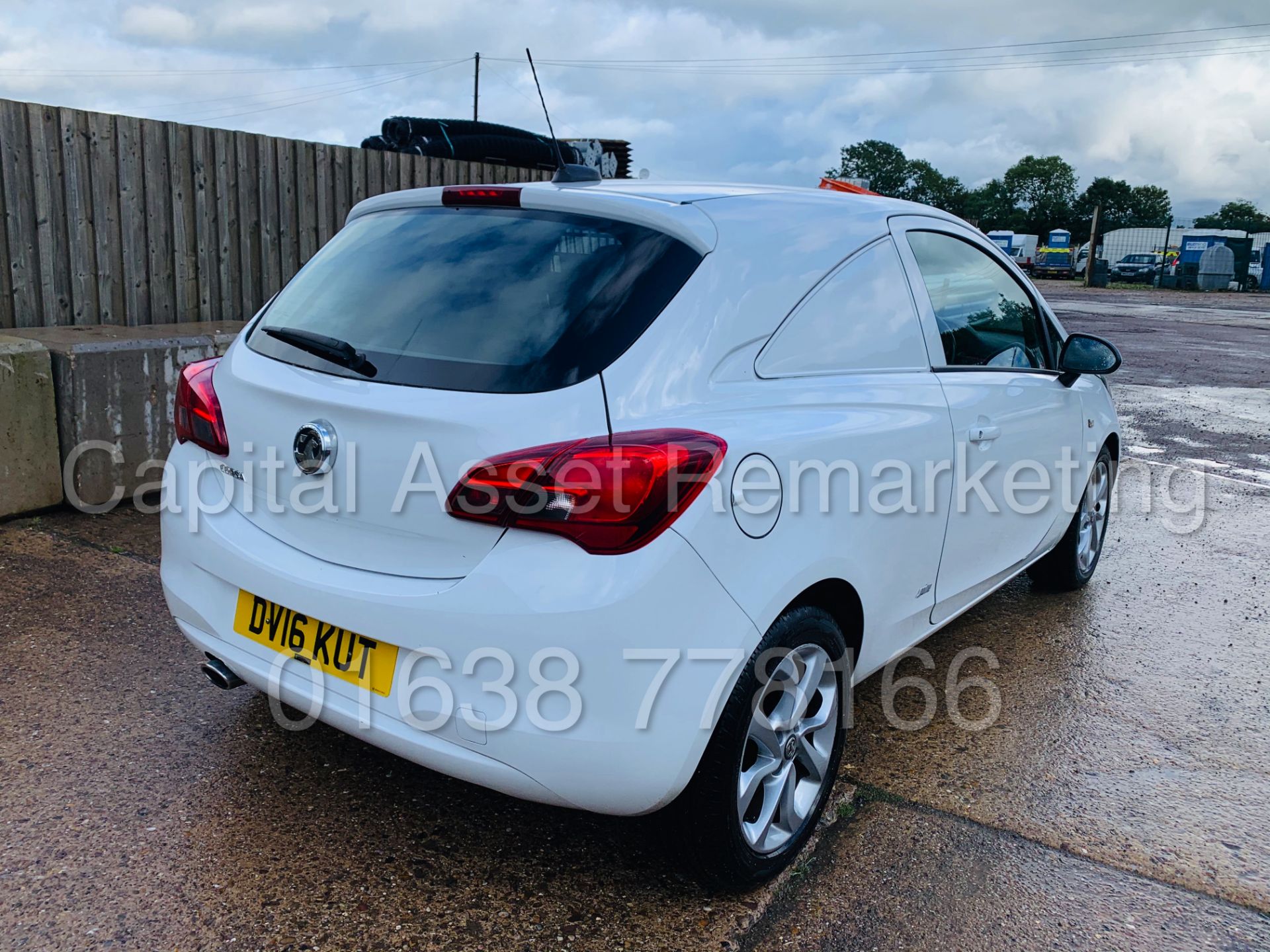 (On Sale) VAUXHALL CORSA *SPORTIVE - VAN* (2016 - NEW MODEL) '95 BHP - 6 SPEED' *A/C* (1 OWNER) - Image 12 of 43