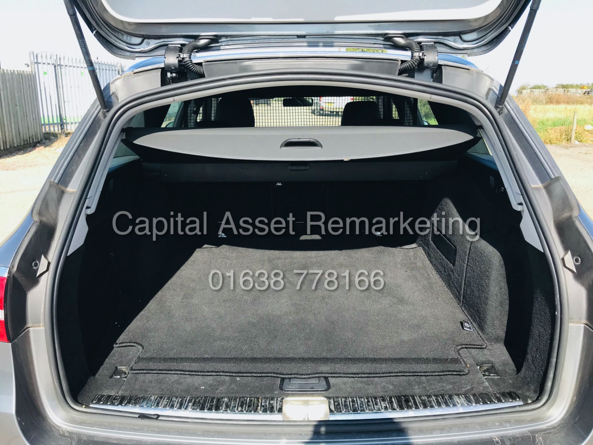 On Sale MERCEDES E220d "ESTATE" 9G TRONIC AUTO (2019 MODEL) 1 OWNER - SAT NAV - LEATHER - - Image 38 of 40