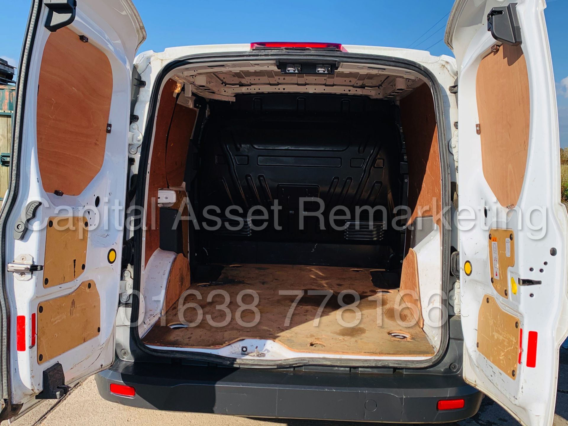 (On Sale) FORD TRANSIT CONNECT *SWB* (67 REG -EURO 6) '1.5 TDCI-6 SPEED' (1 OWNER) *U-LEZ COMPLIANT* - Image 22 of 37