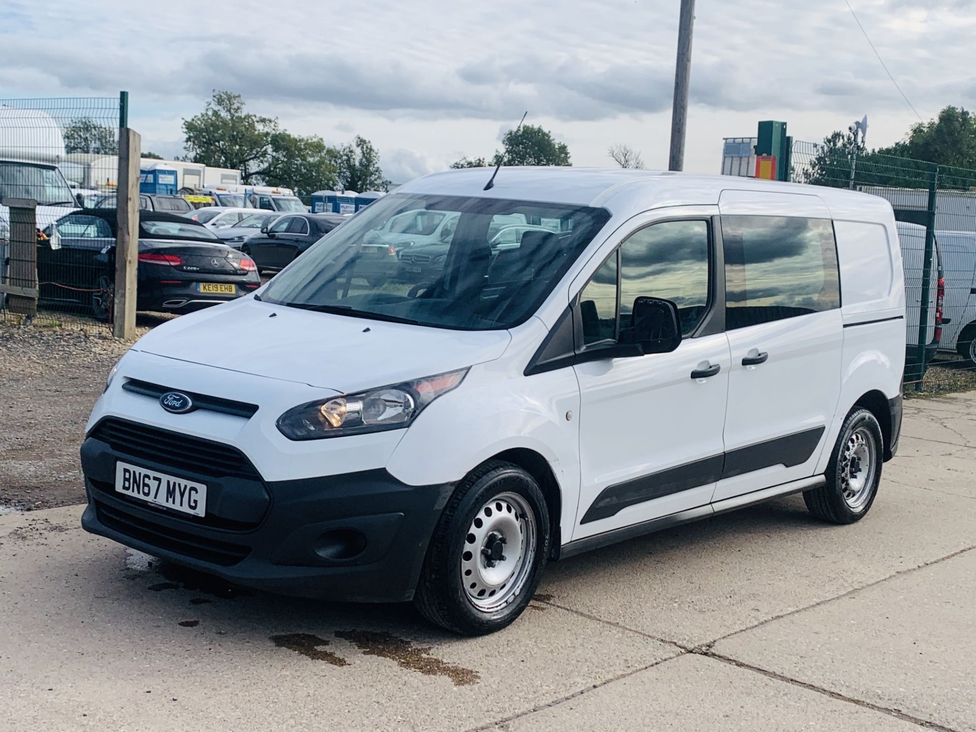 FORD TRANSIT CONNECT *LWB- 5 SEATER CREW VAN* (2018 - EURO 6) 1.5 TDCI - 100 BHP *AIR CON* (1 OWNER) - Image 6 of 40