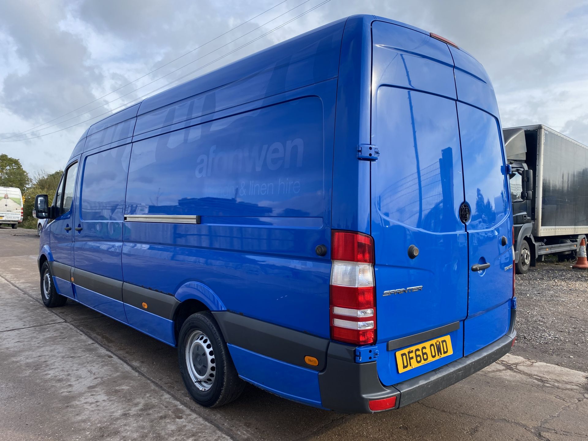 (ON SALE) MERCEDES SPRINTER 314CDI "EURO 6" LONG WHEEL BASE HIGH ROOF - (2017 MODEL) 1 KEEPER - LOOK - Image 6 of 17