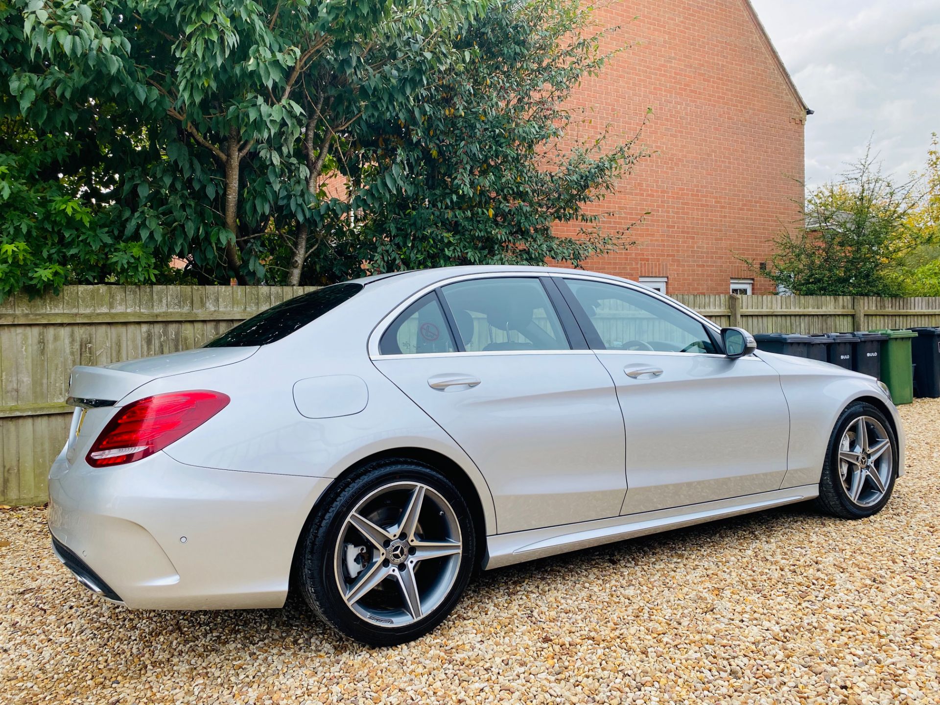 On Sale MERCEDES C220d "AMG LINE" 9G AUTO - 18 REG - 1 KEEPER - LEATHER - SAT NAV - REVERSE CAMERA - Image 7 of 22