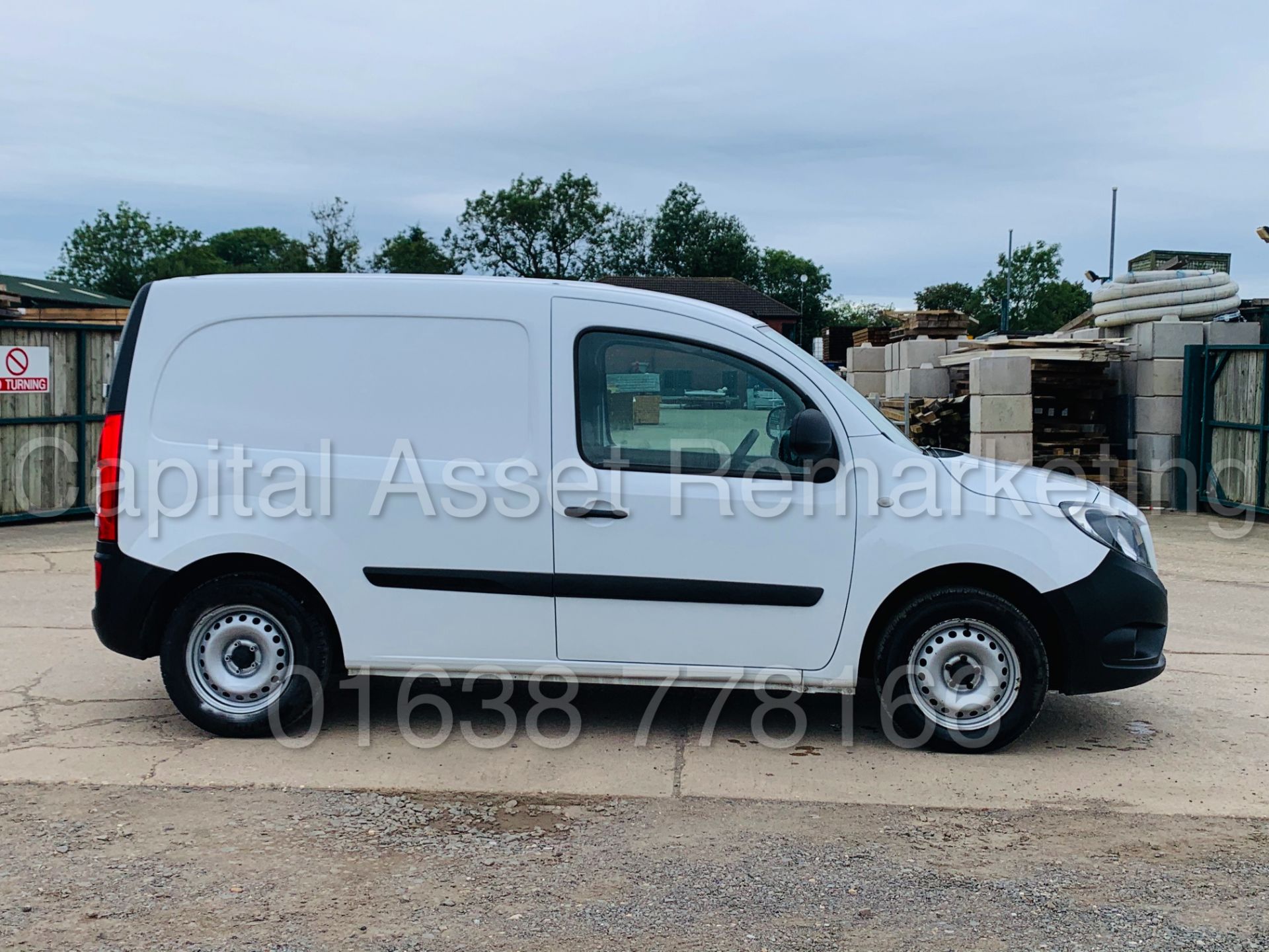 MERCEDES-BENZ CITAN 109 CDI *LWB - PANEL VAN* (2018 - EURO 6) '1.5 DIESEL' (1 OWNER) - Image 14 of 38