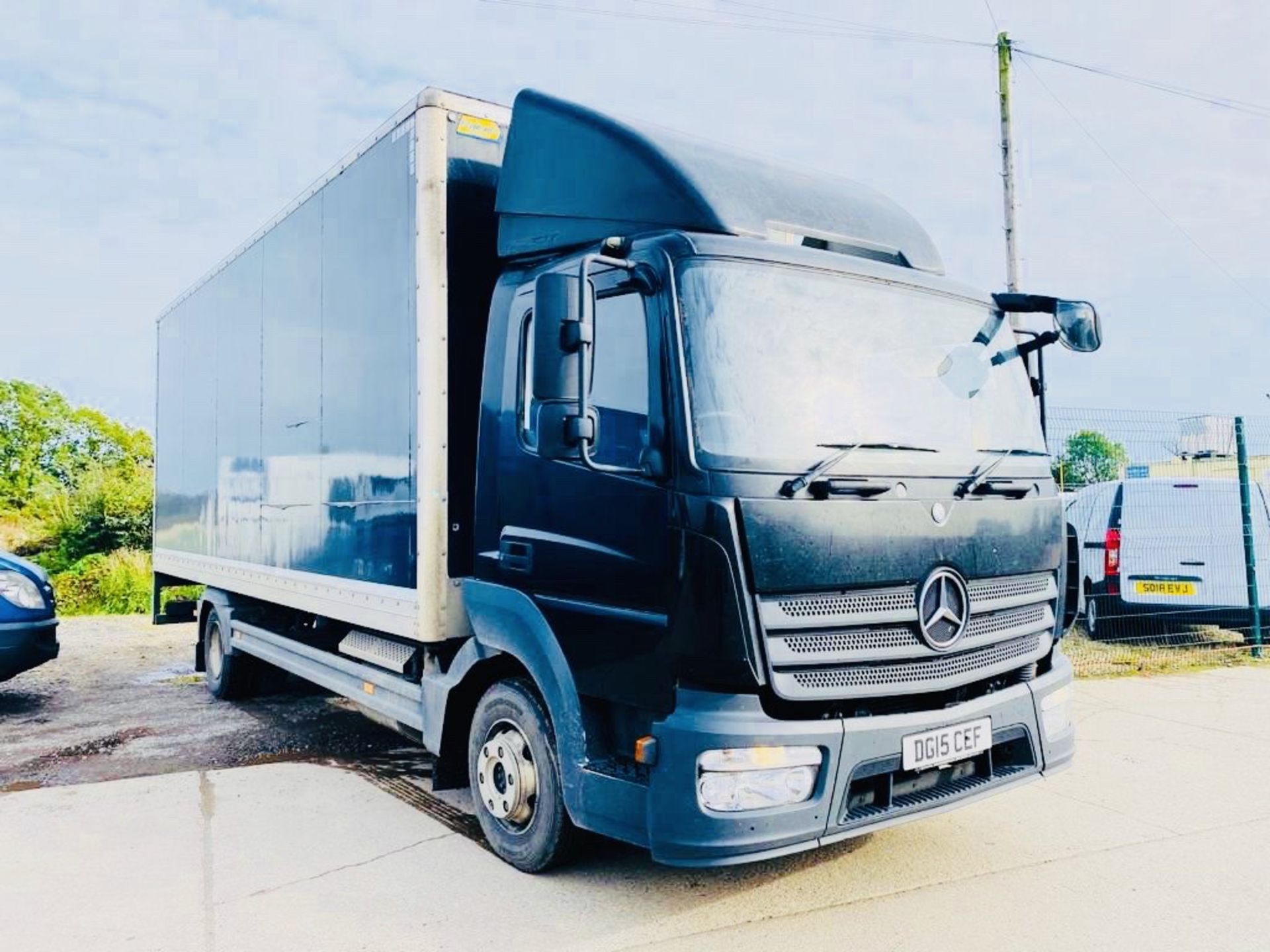 MERCEDES ATEGO 816 20ft BOX VAN (EURO 6) ULEZ COMPLIANT - 15 REG - LOW- MILES - BLACK!! - TAIL LIFT - Image 2 of 11