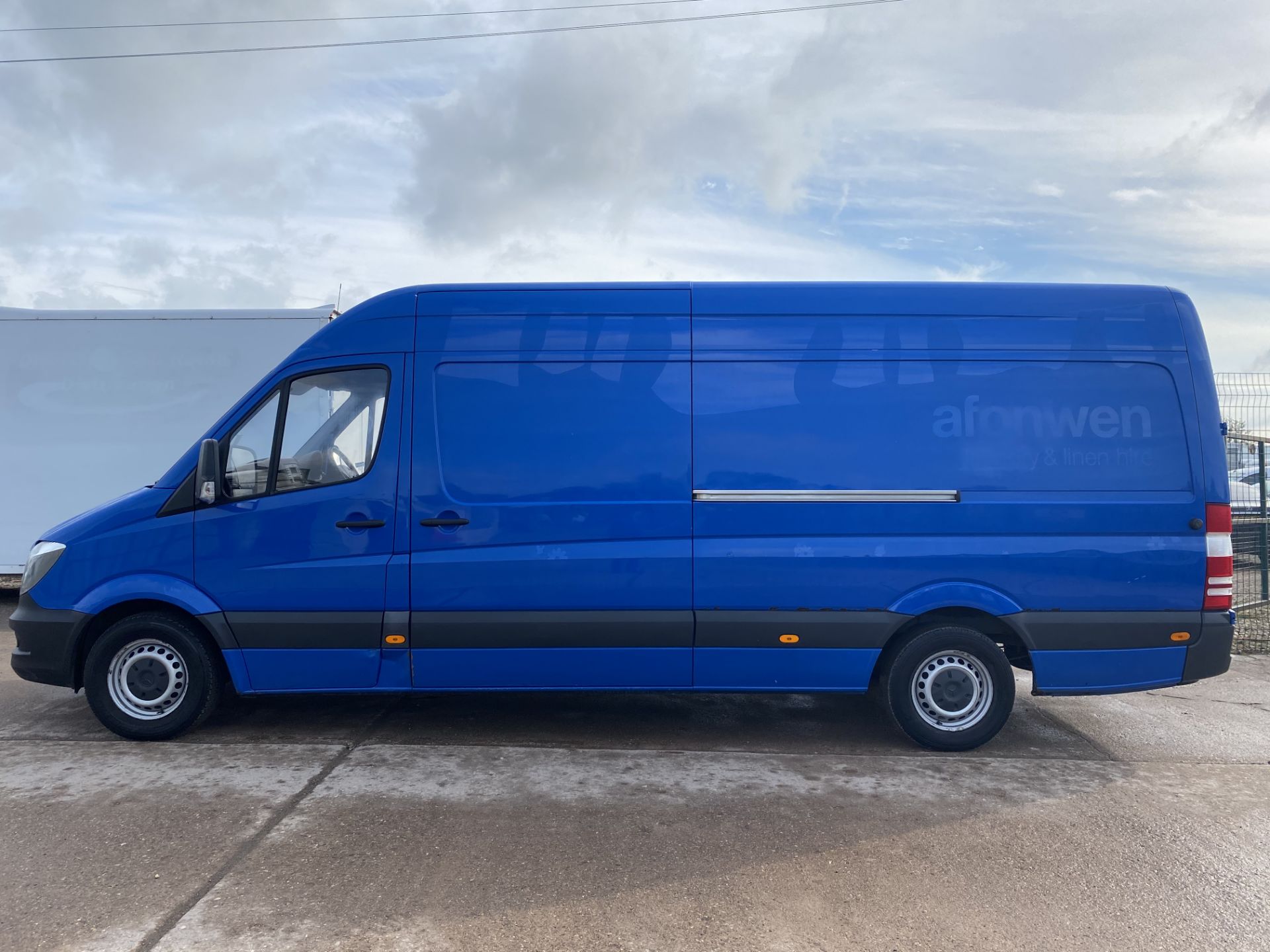 (ON SALE) MERCEDES SPRINTER 314CDI "EURO 6" LONG WHEEL BASE HIGH ROOF - (2017 MODEL) 1 KEEPER - LOOK - Image 5 of 17