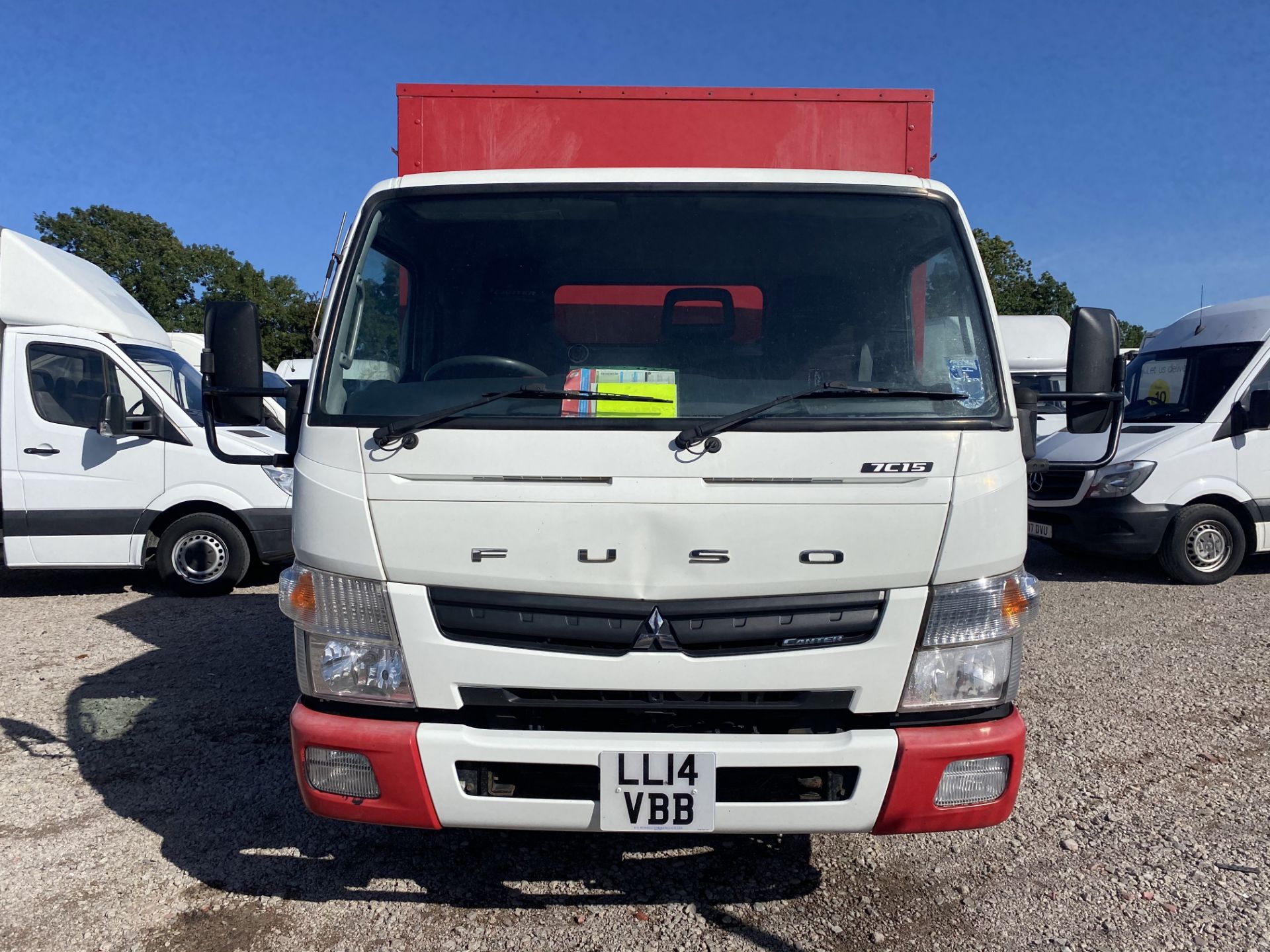 (ON SALE) MITSUBISHI CANTER 7C15 LWB DROPSIDE TRUCK - MANUAL GEARBOX - EURO 6 - 14 REG - 1 KEEPER - - Image 3 of 17