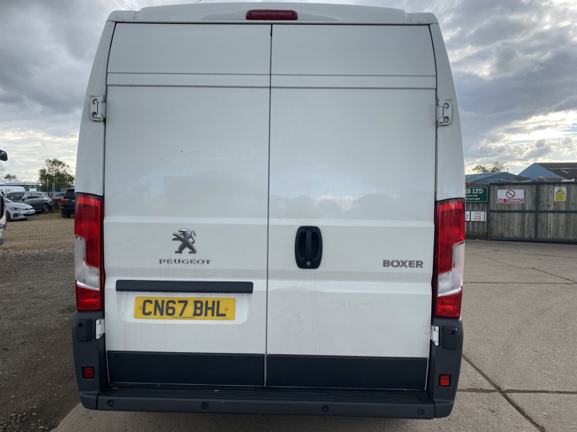 (ON SALE) PEUGEOT BOXER 2.0"HDI" (130) EURO 6 "LWB HIGH ROOF - 2018 MODEL -ONLY 20K MILES- SAT NAV- - Image 5 of 16