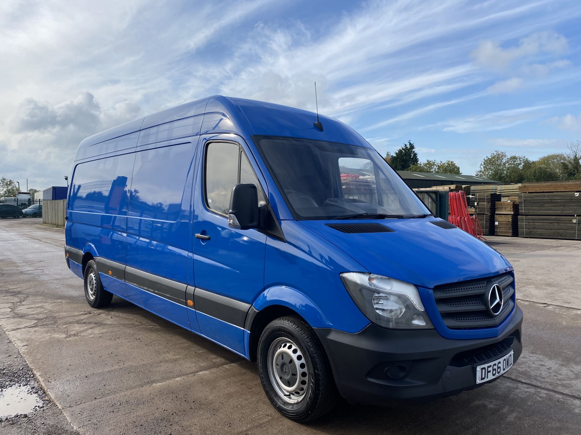 (ON SALE) MERCEDES SPRINTER 314CDI "EURO 6" LONG WHEEL BASE HIGH ROOF - (2017 MODEL) 1 KEEPER - LOOK