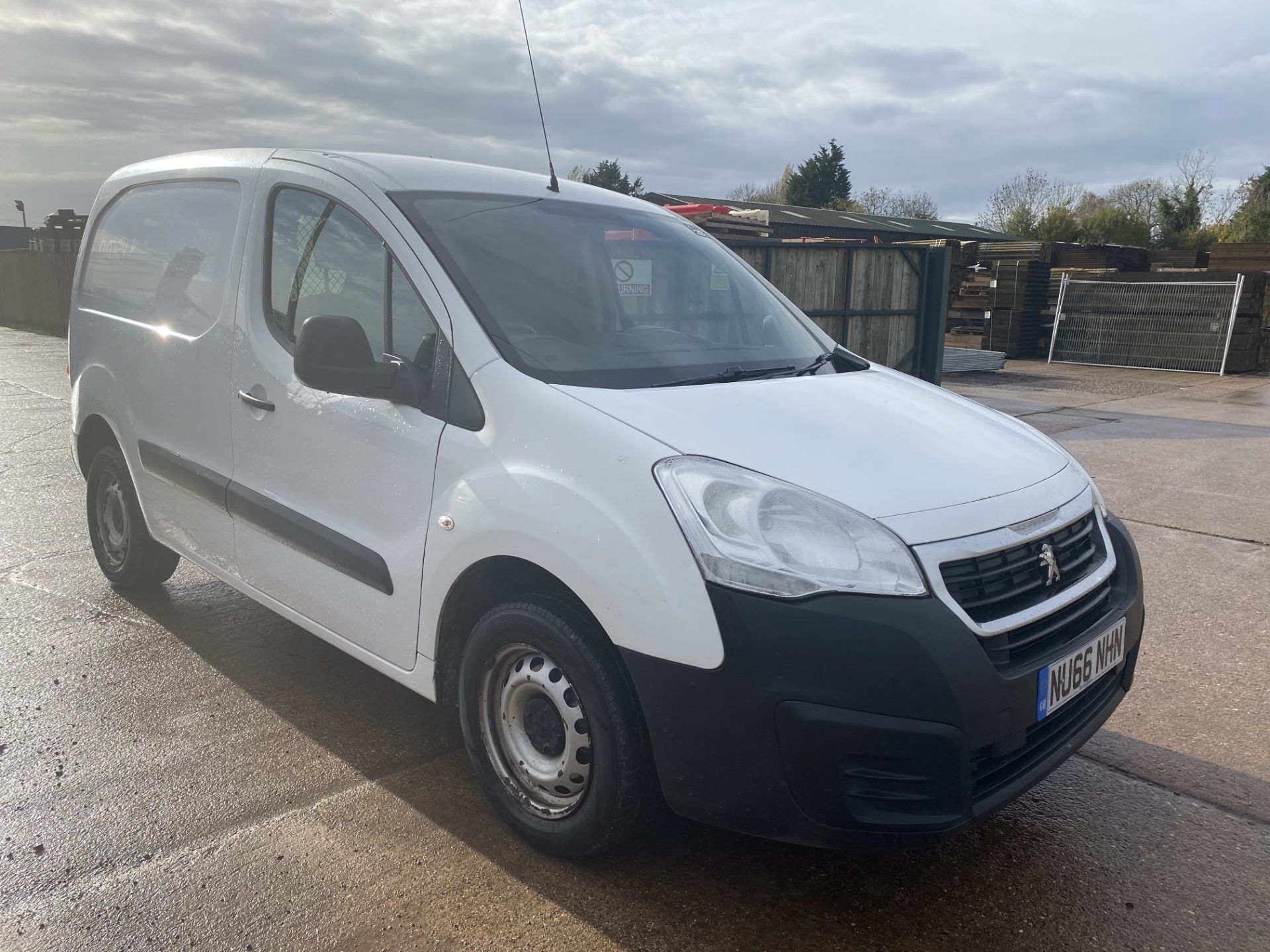 ON SALE PEUGEOT PARTNER 1.6HDI (850) L1 SWB (2017 MODEL) EURO 6 "ULEZ COMPLIANT" - ONLY 61K MILES - - Image 2 of 14