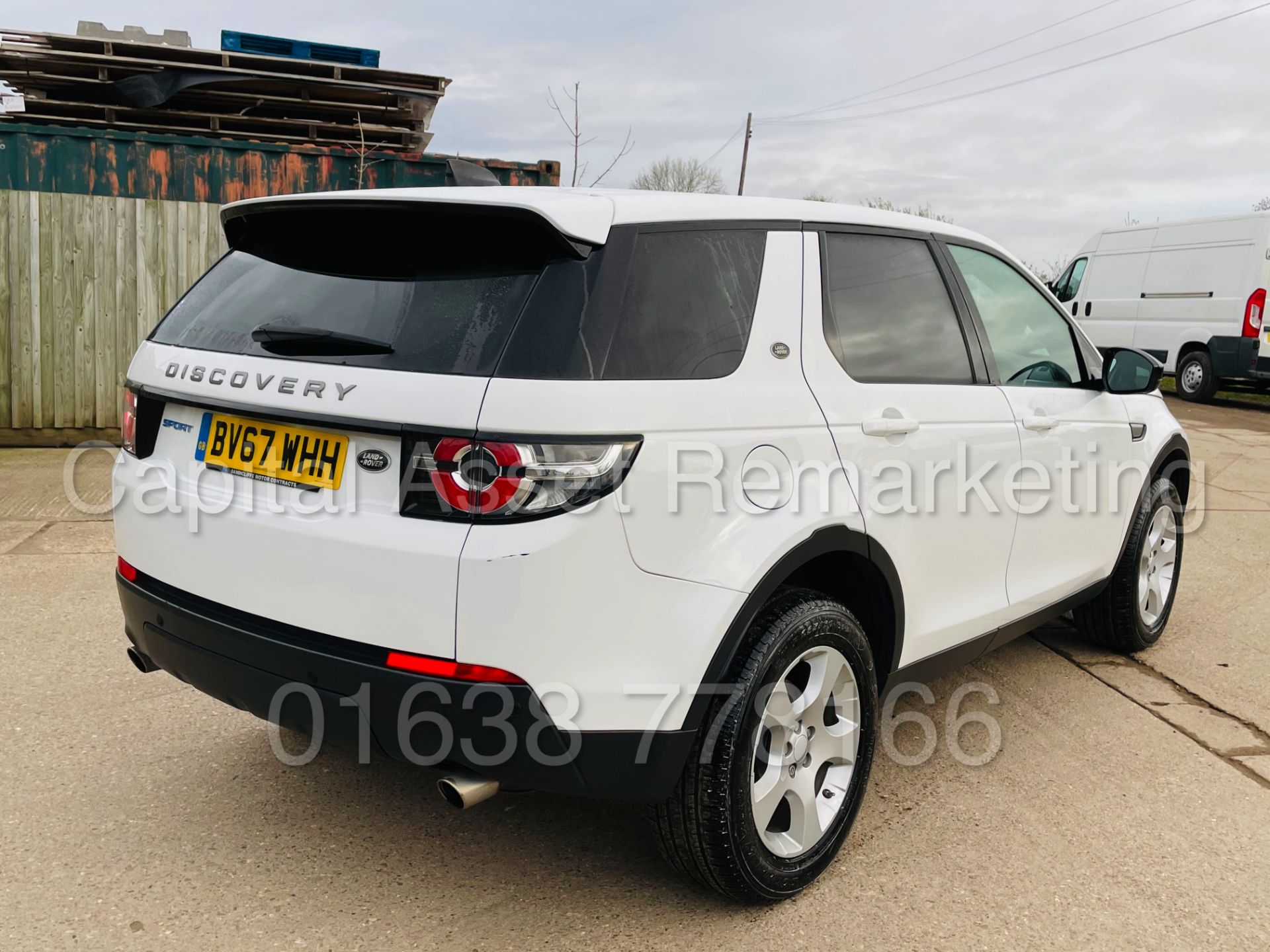 LAND ROVER DISCOVERY SPORT *SPECIAL EDITION* SUV (2018) '2.0 TD4 - STOP/START' (1 OWNER FROM NEW) - Image 12 of 48