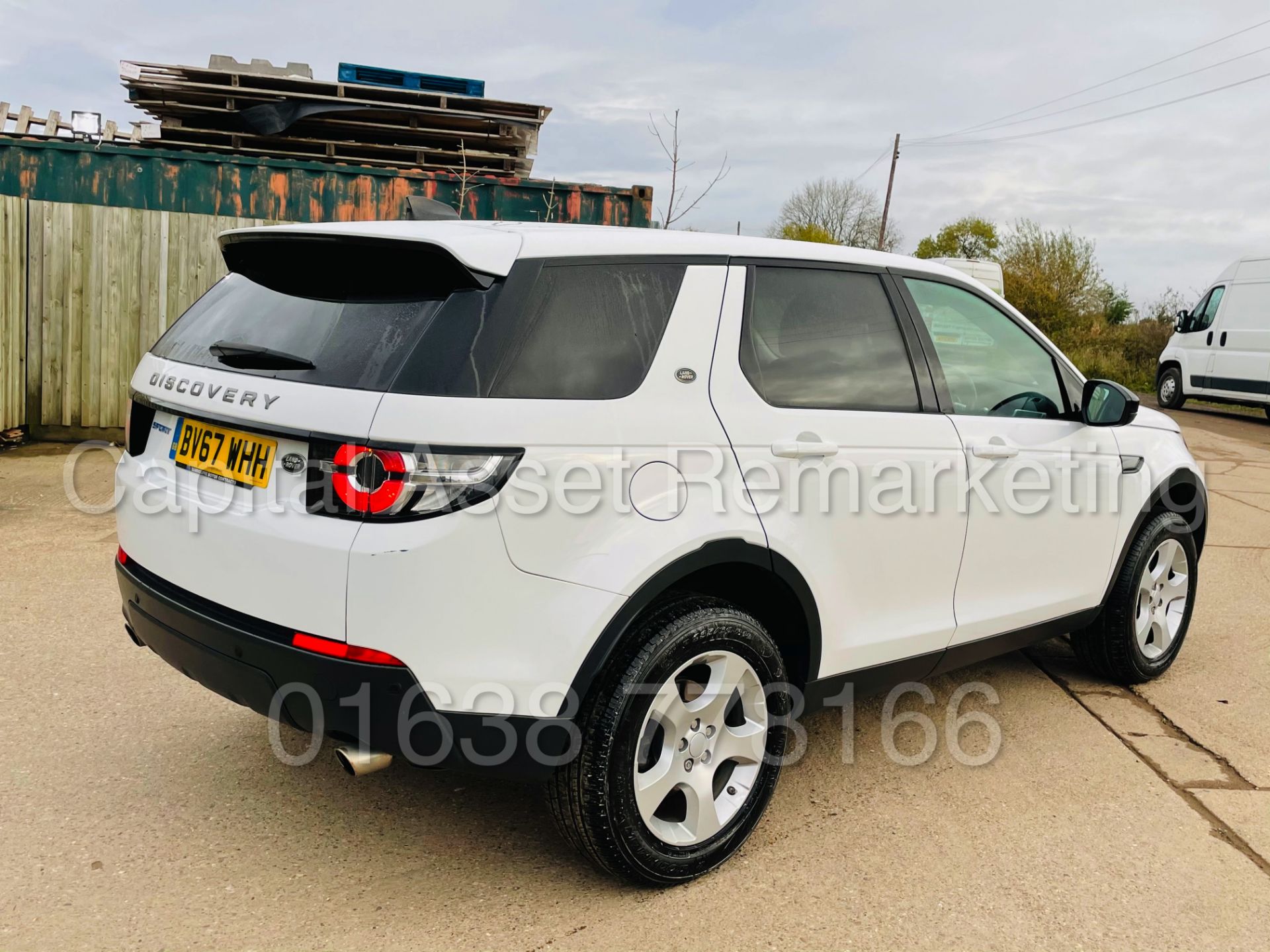 LAND ROVER DISCOVERY SPORT *SPECIAL EDITION* SUV (2018) '2.0 TD4 - STOP/START' (1 OWNER FROM NEW) - Image 13 of 48