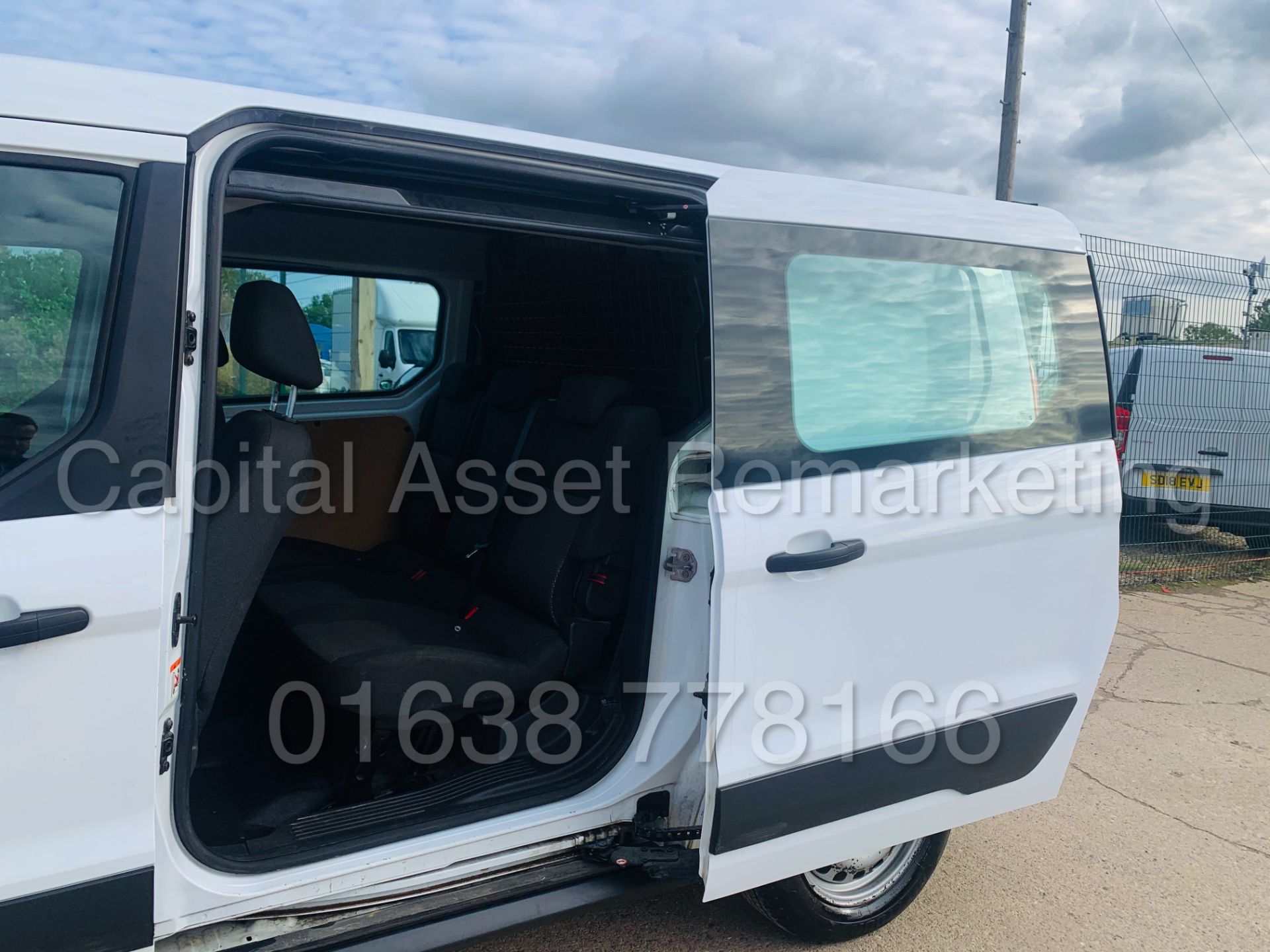 (ON SALE) FORD TRANSIT CONNECT *LWB- 5 SEATER CREW VAN* (2018 - EURO 6) 1.5 TDCI *AIR CON* (1 OWNER) - Image 21 of 40